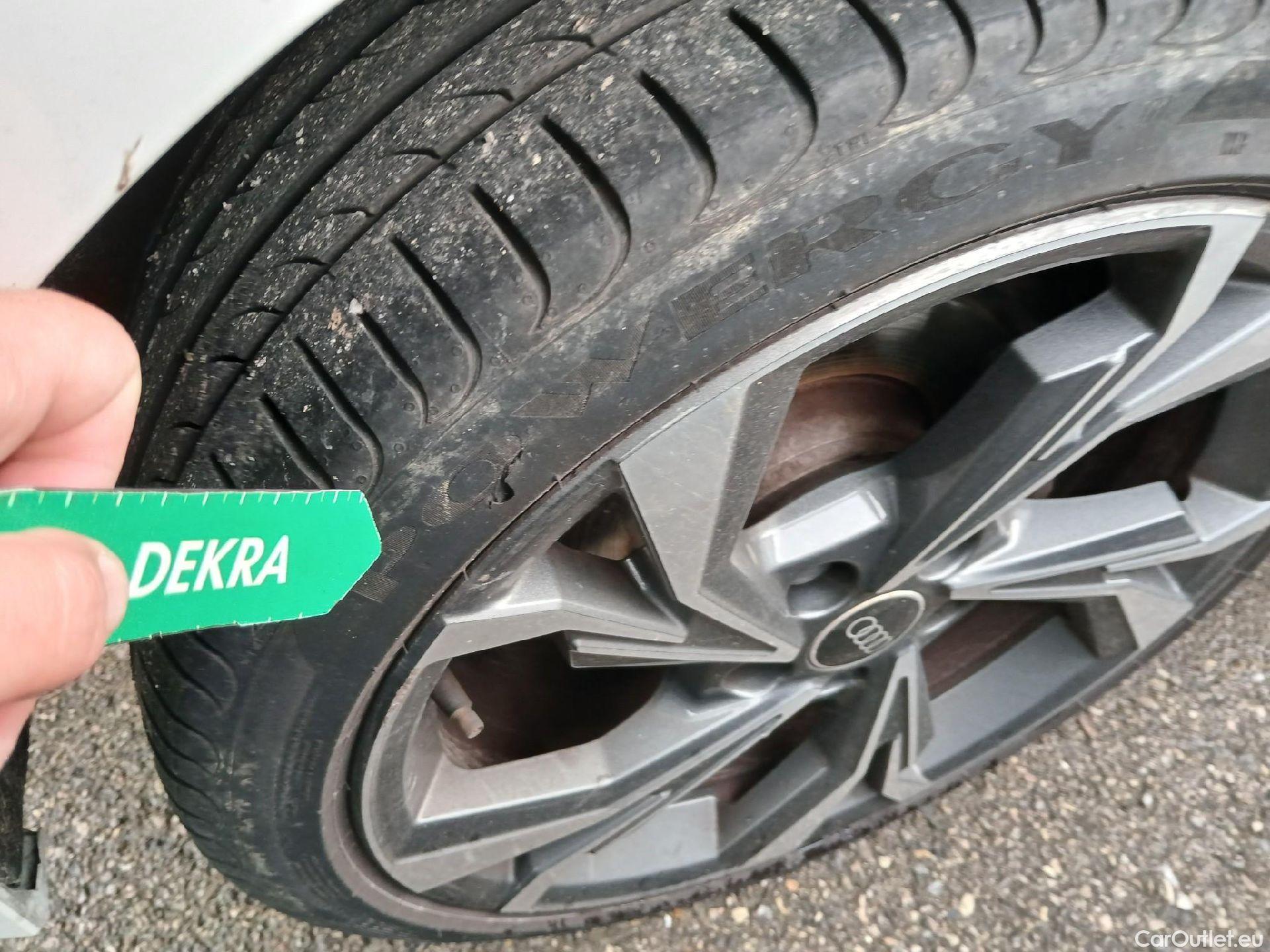  Audi  A3 AUDI  / 2020 / 5P / berlina con portón Sportback S line 40 TFSI e 150kW S tron #23