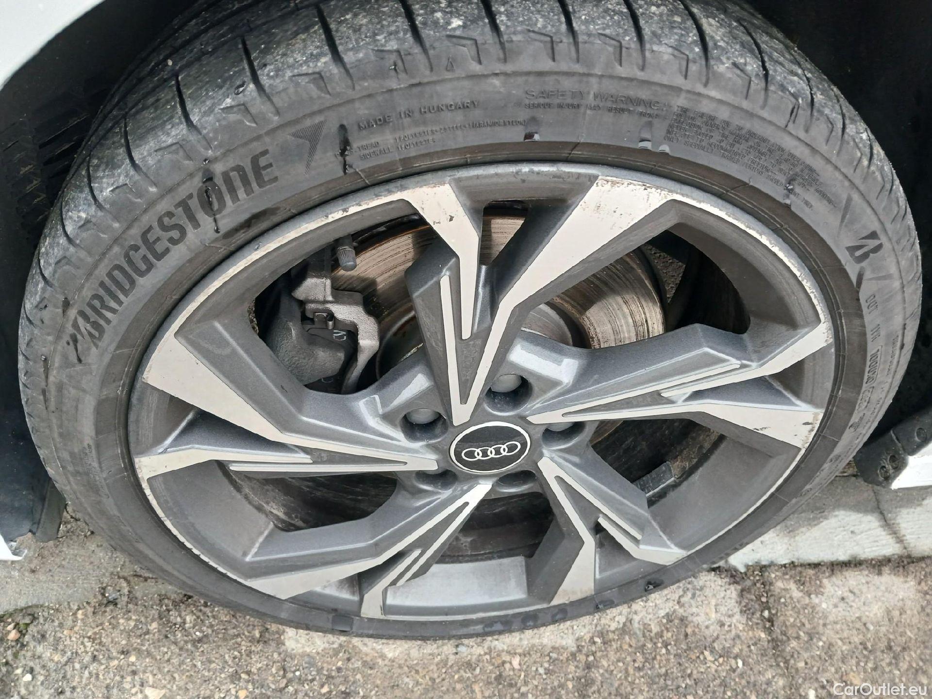  Audi  A3 AUDI  / 2020 / 5P / berlina con portón Sportback S line 40 TFSI e 150kW S tron #6