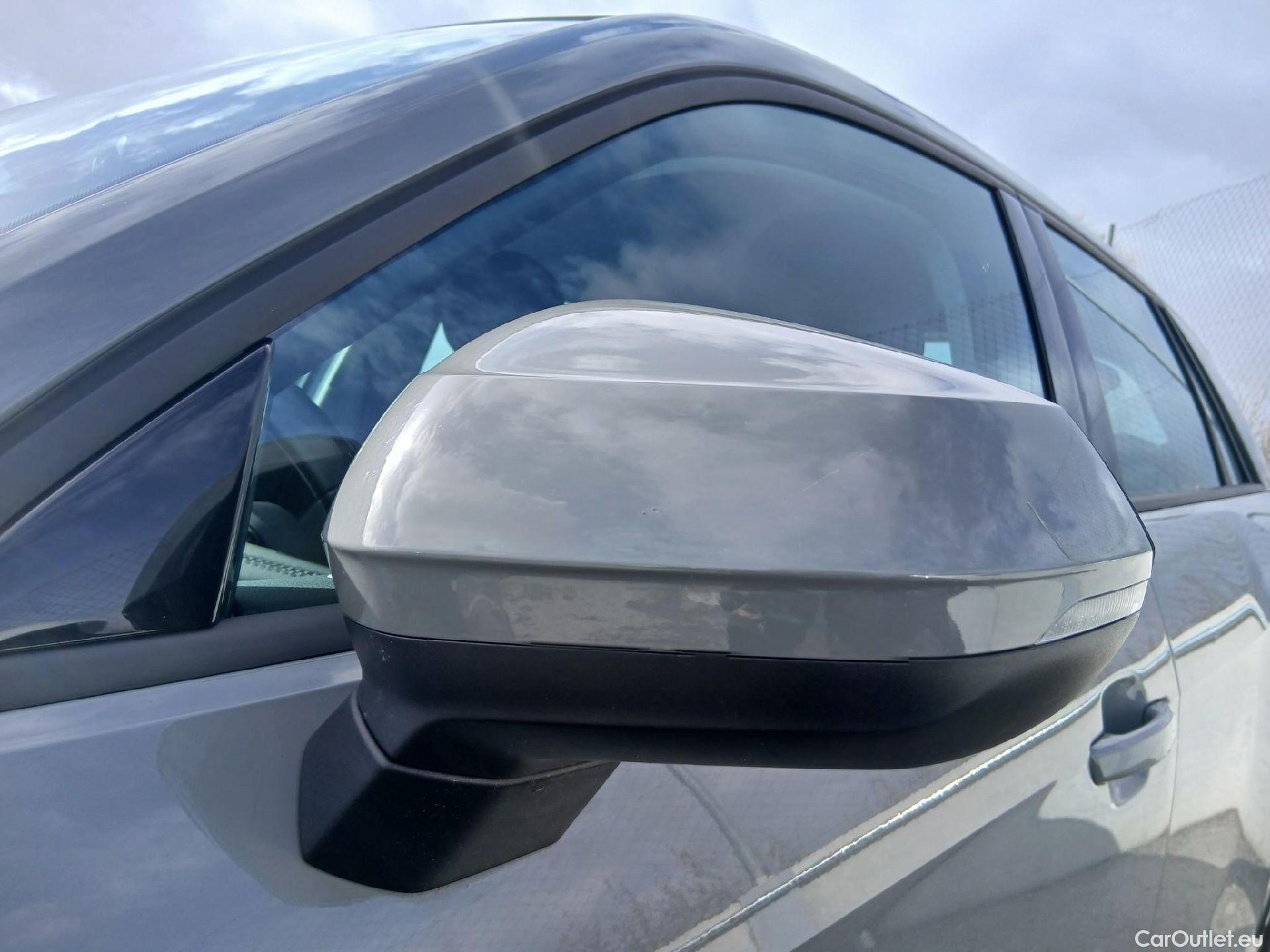  Audi  Q2 AUDI  / 2016 / 5P / todoterreno Design 30 TFSI 85kW (116CV) #12