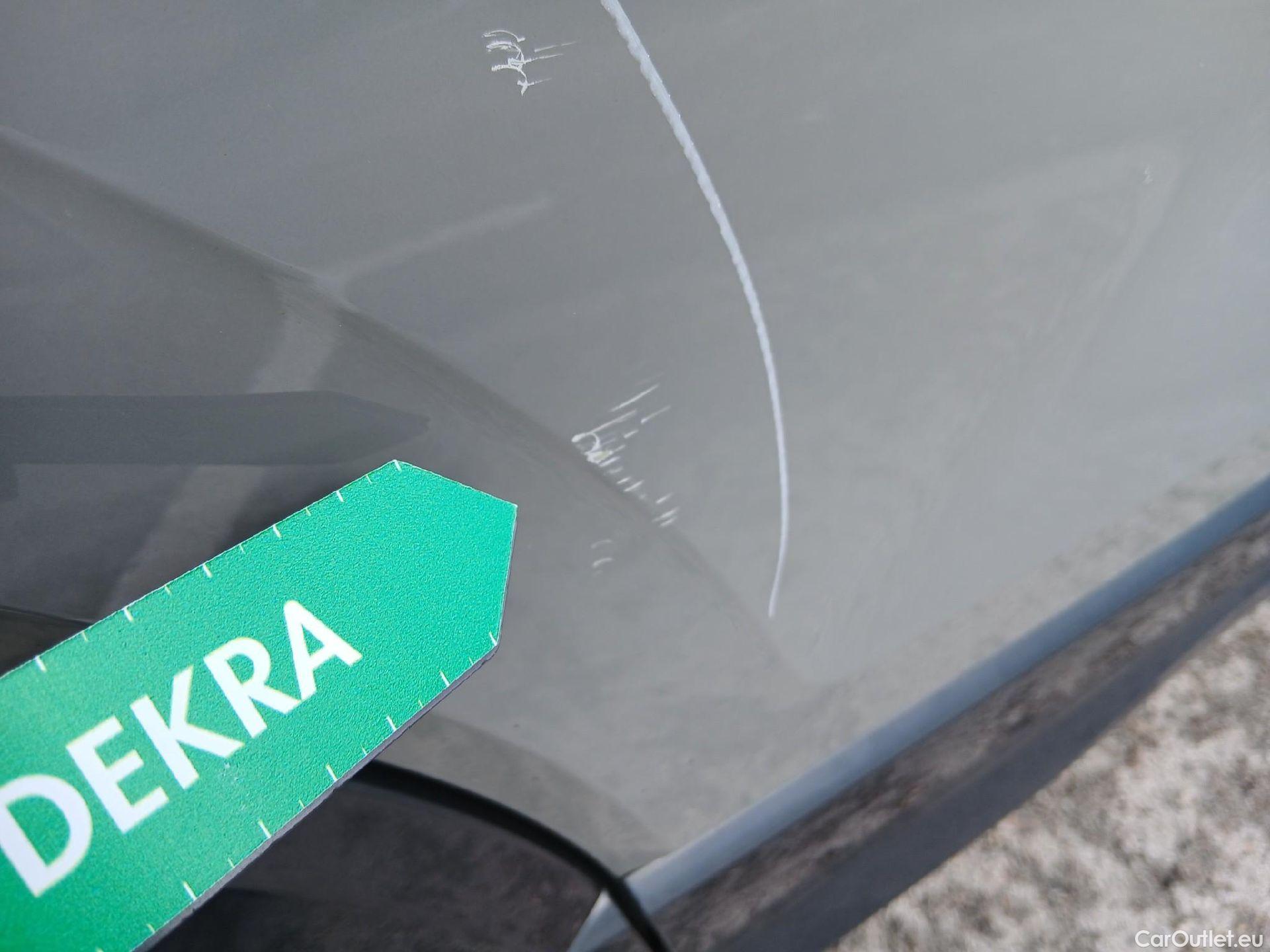  Audi  Q2 AUDI  / 2016 / 5P / todoterreno Design 30 TFSI 85kW (116CV) #37