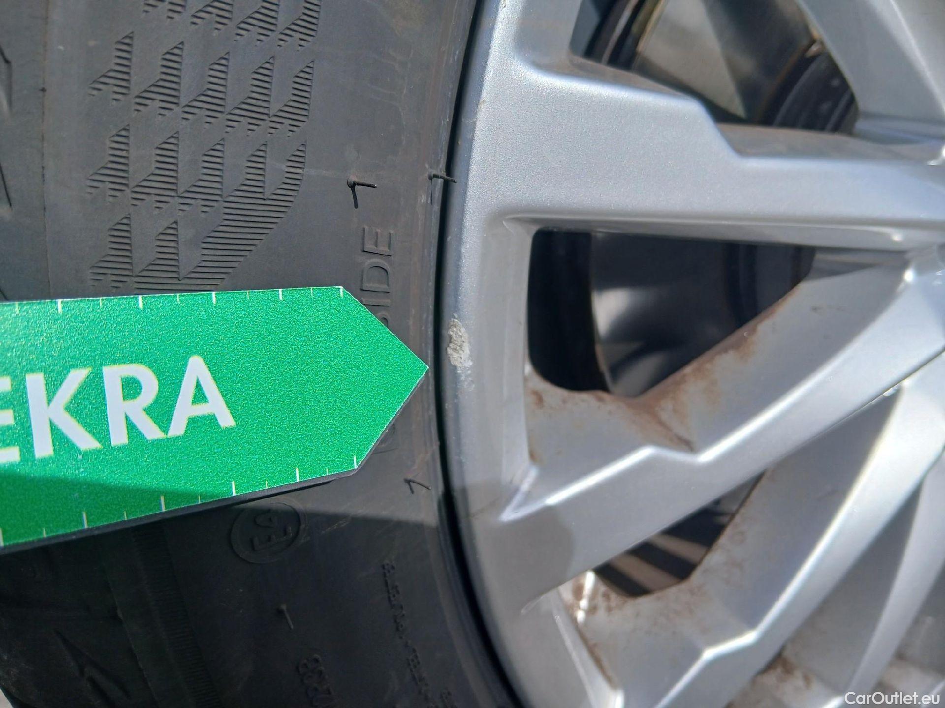  Audi  Q2 AUDI  / 2016 / 5P / todoterreno Design 30 TFSI 85kW (116CV) #42