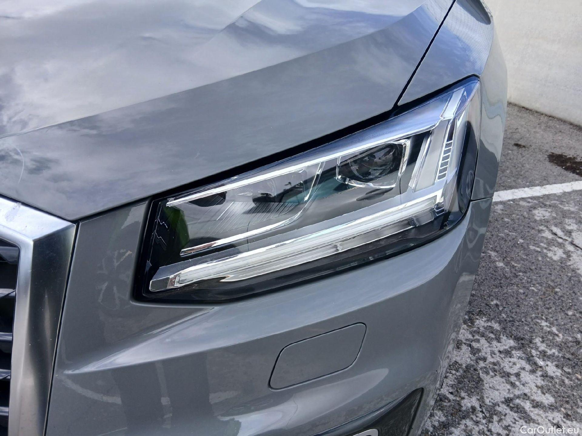  Audi  Q2 AUDI  / 2016 / 5P / todoterreno Design 30 TFSI 85kW (116CV) #9