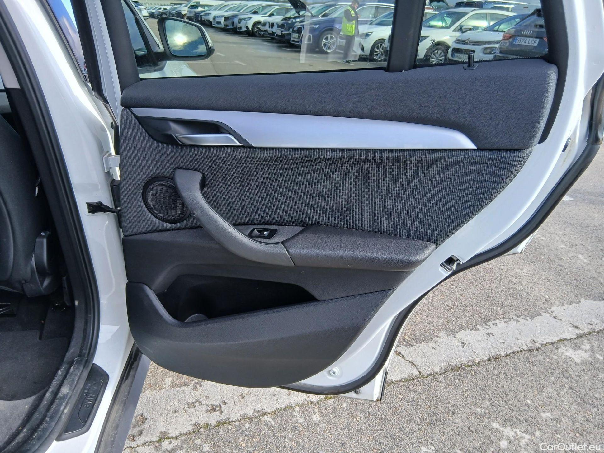  Bmw  X1 BMW  / 2019 / 5P / todoterreno sDrive18dA Corporate #43