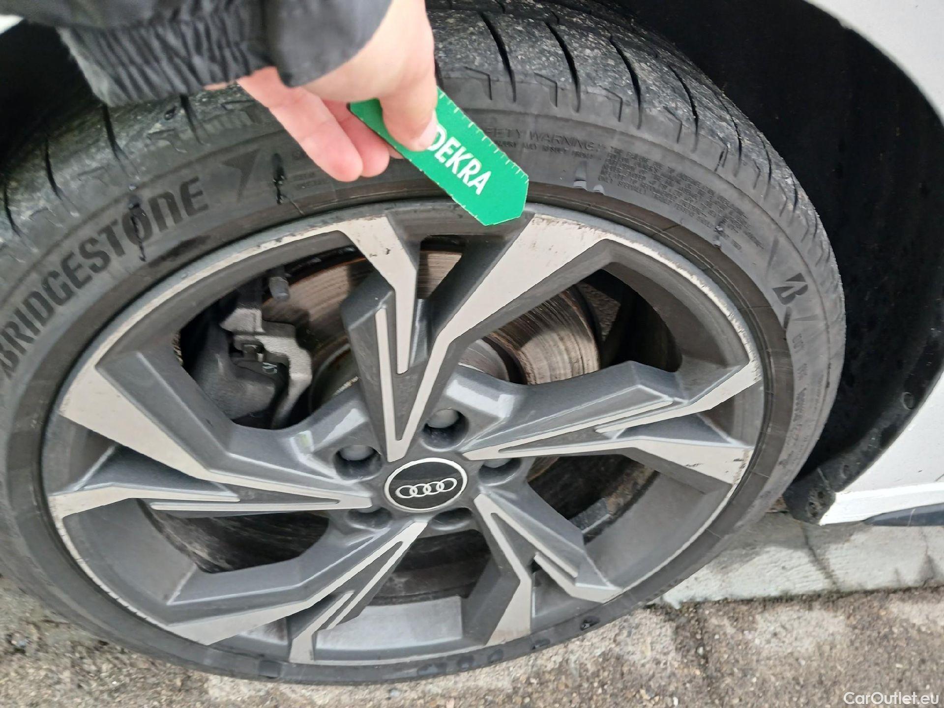  Audi  A3 AUDI  / 2020 / 5P / berlina con portón Sportback S line 40 TFSI e 150kW S tron #8