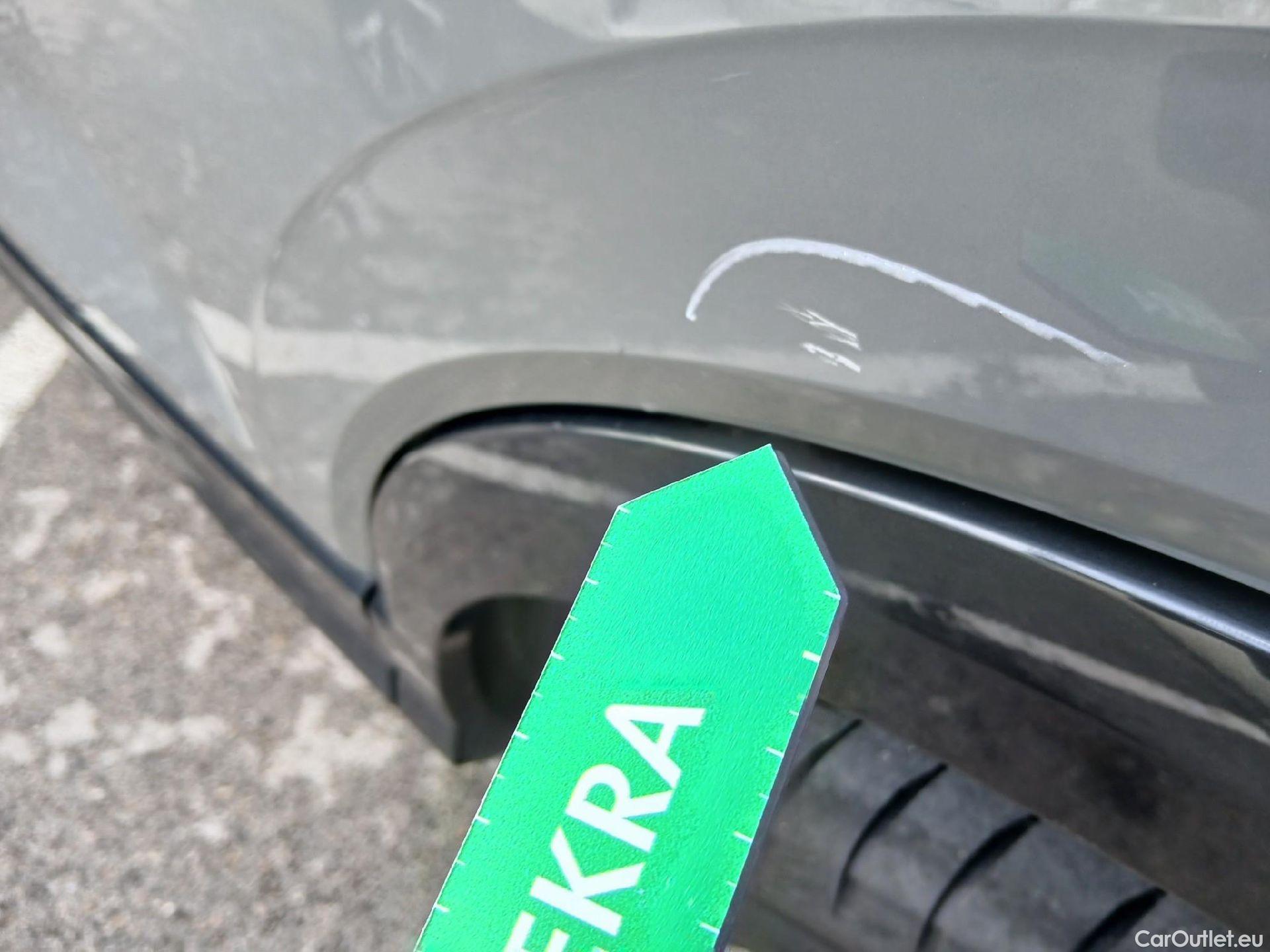  Audi  Q2 AUDI  / 2016 / 5P / todoterreno Design 30 TFSI 85kW (116CV) #19