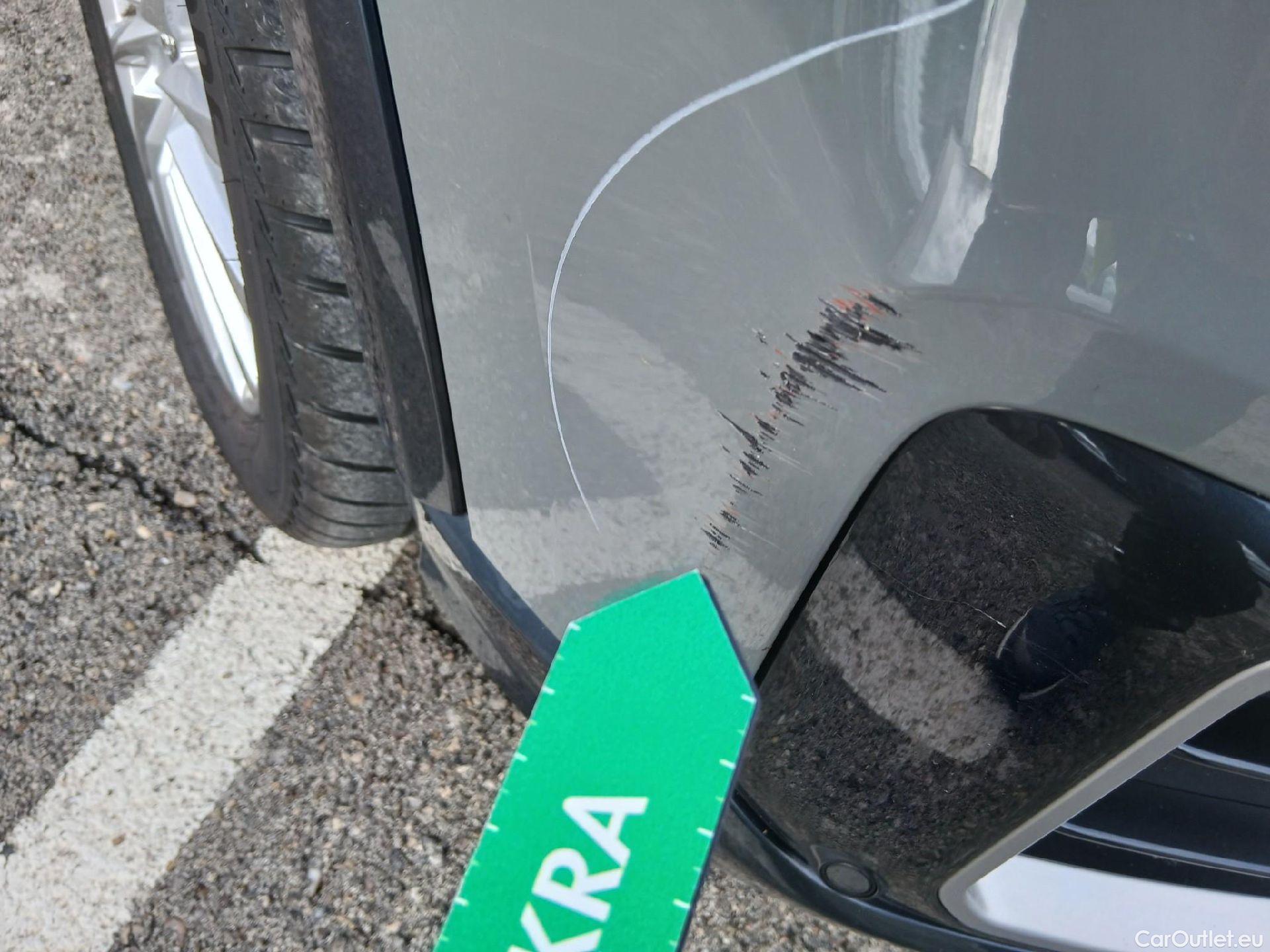  Audi  Q2 AUDI  / 2016 / 5P / todoterreno Design 30 TFSI 85kW (116CV) #4