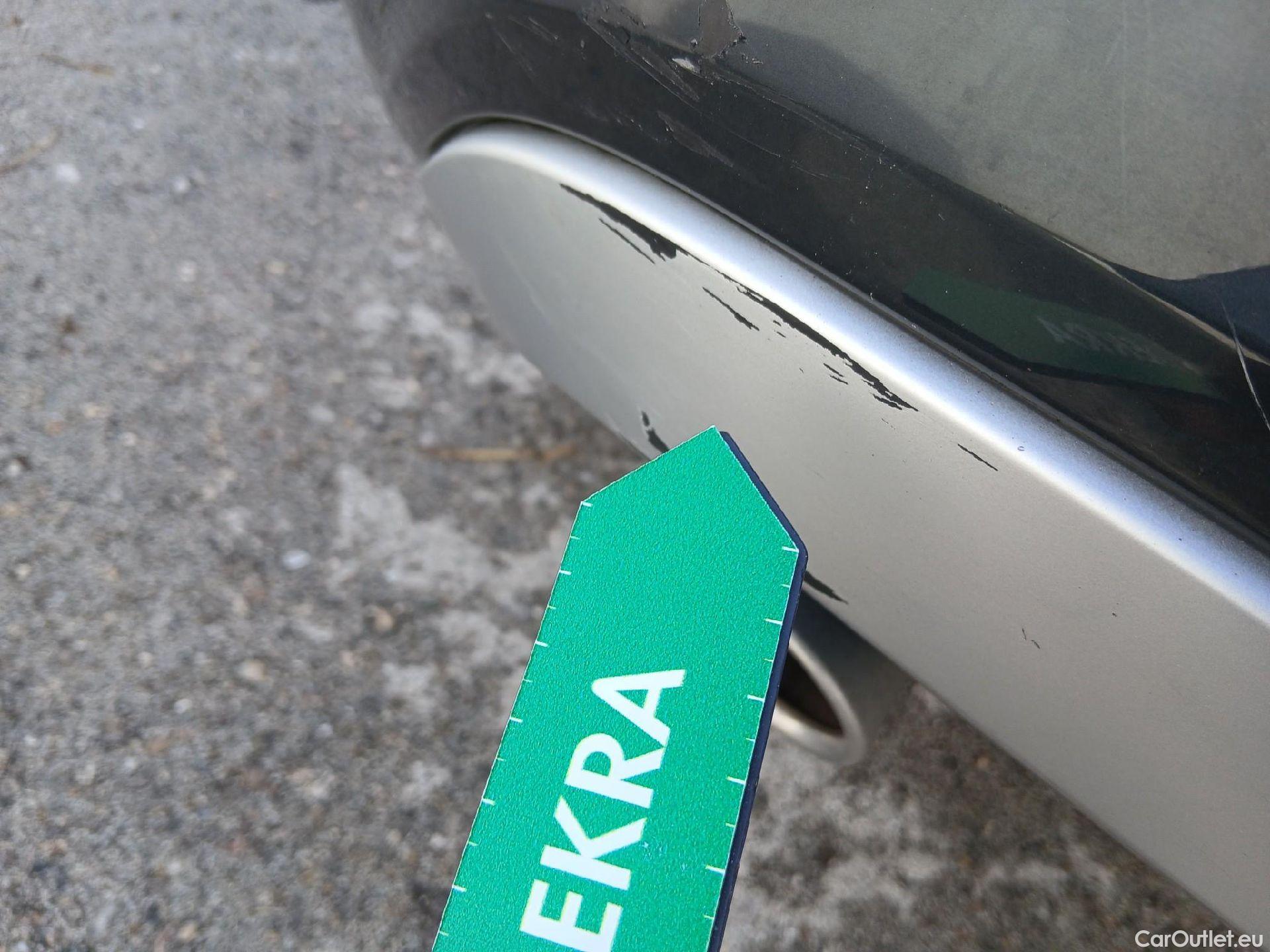  Audi  Q2 AUDI  / 2016 / 5P / todoterreno Design 30 TFSI 85kW (116CV) #28