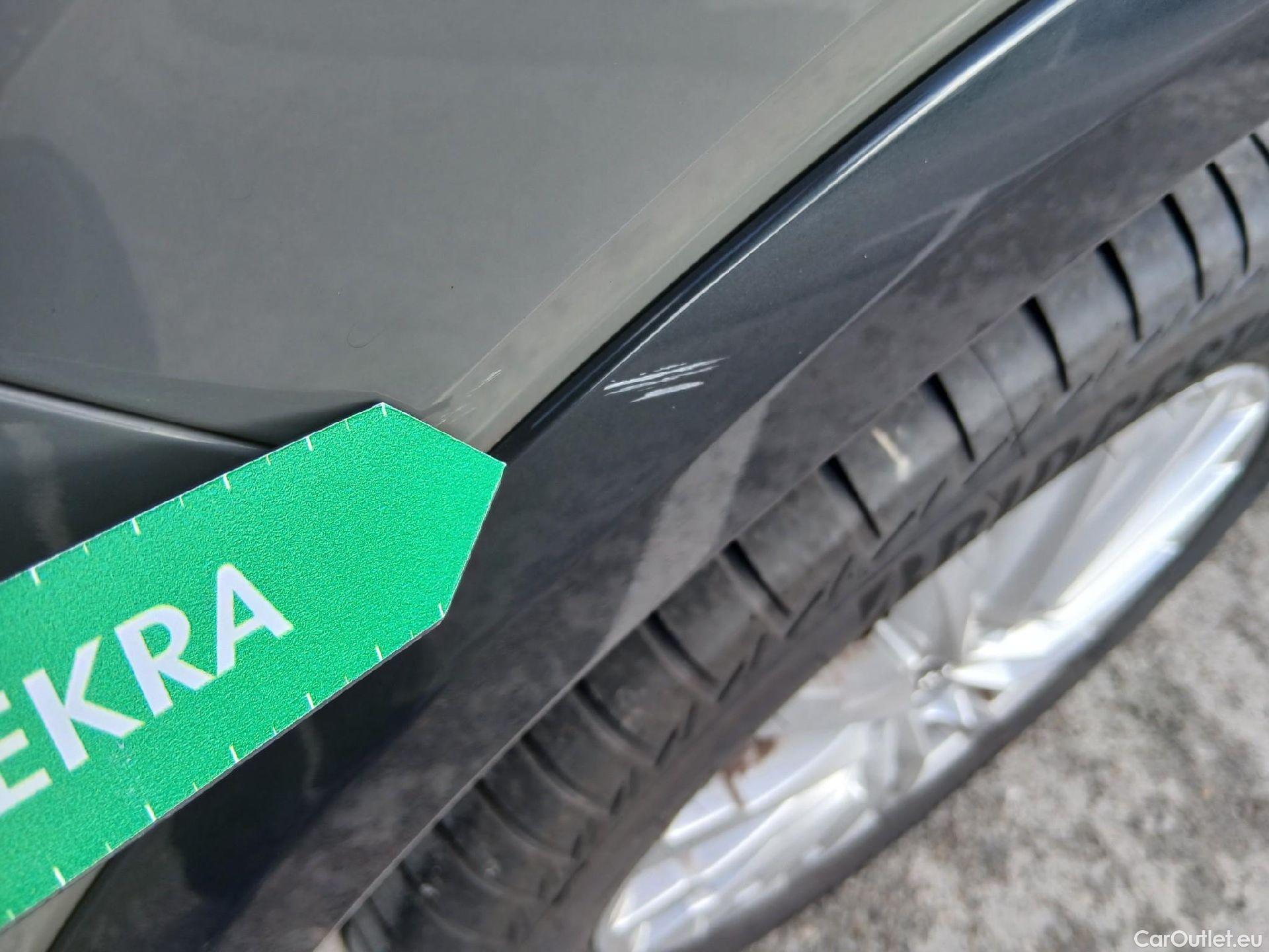  Audi  Q2 AUDI  / 2016 / 5P / todoterreno Design 30 TFSI 85kW (116CV) #33