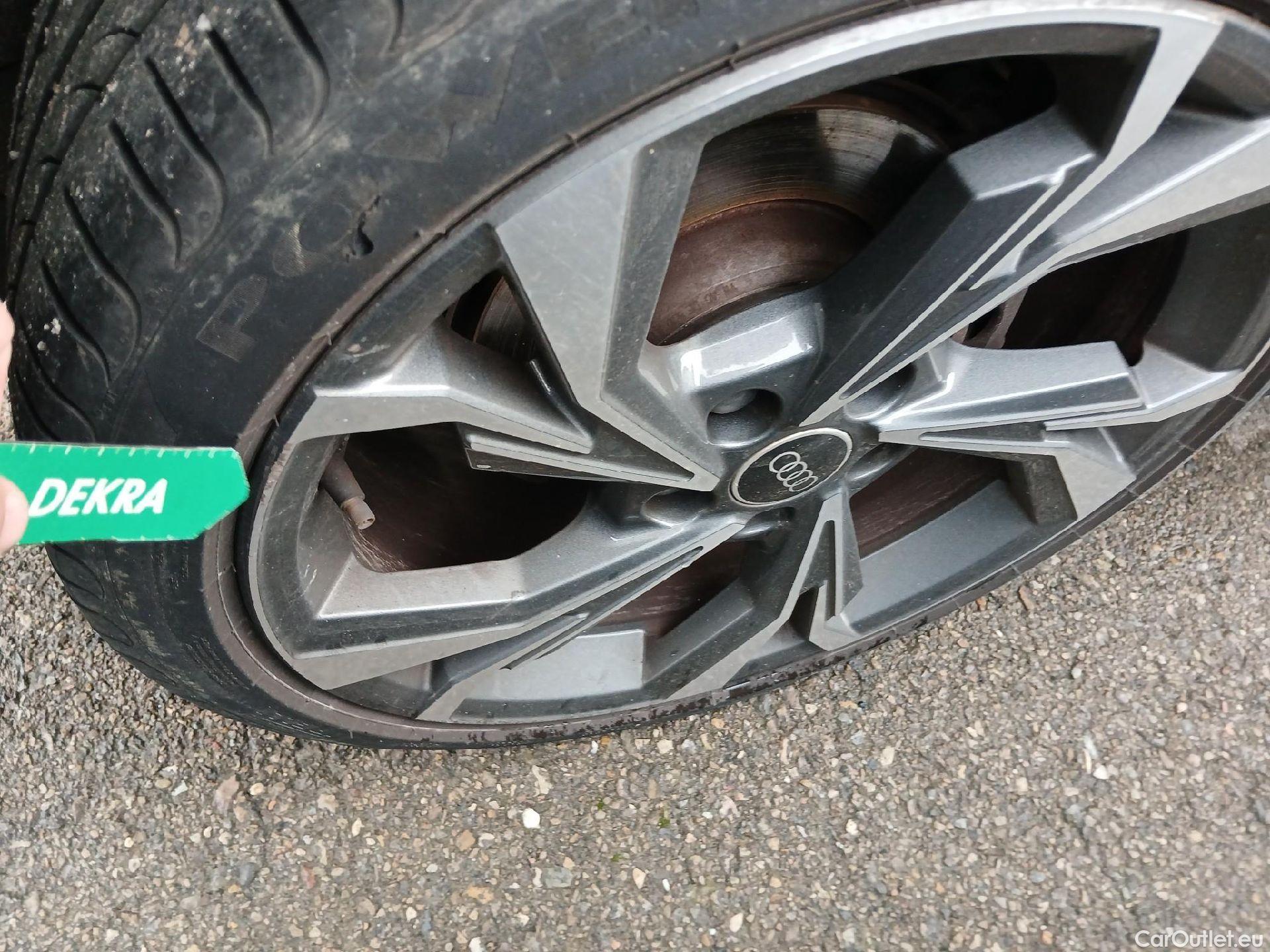  Audi  A3 AUDI  / 2020 / 5P / berlina con portón Sportback S line 40 TFSI e 150kW S tron #21