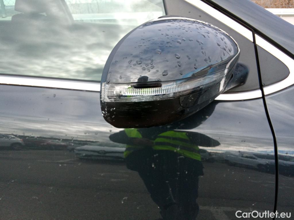  KIA  Sportage KIA  1.6MHEV Drive 100kW(136CV) 4x2(Crist Tintados) #41