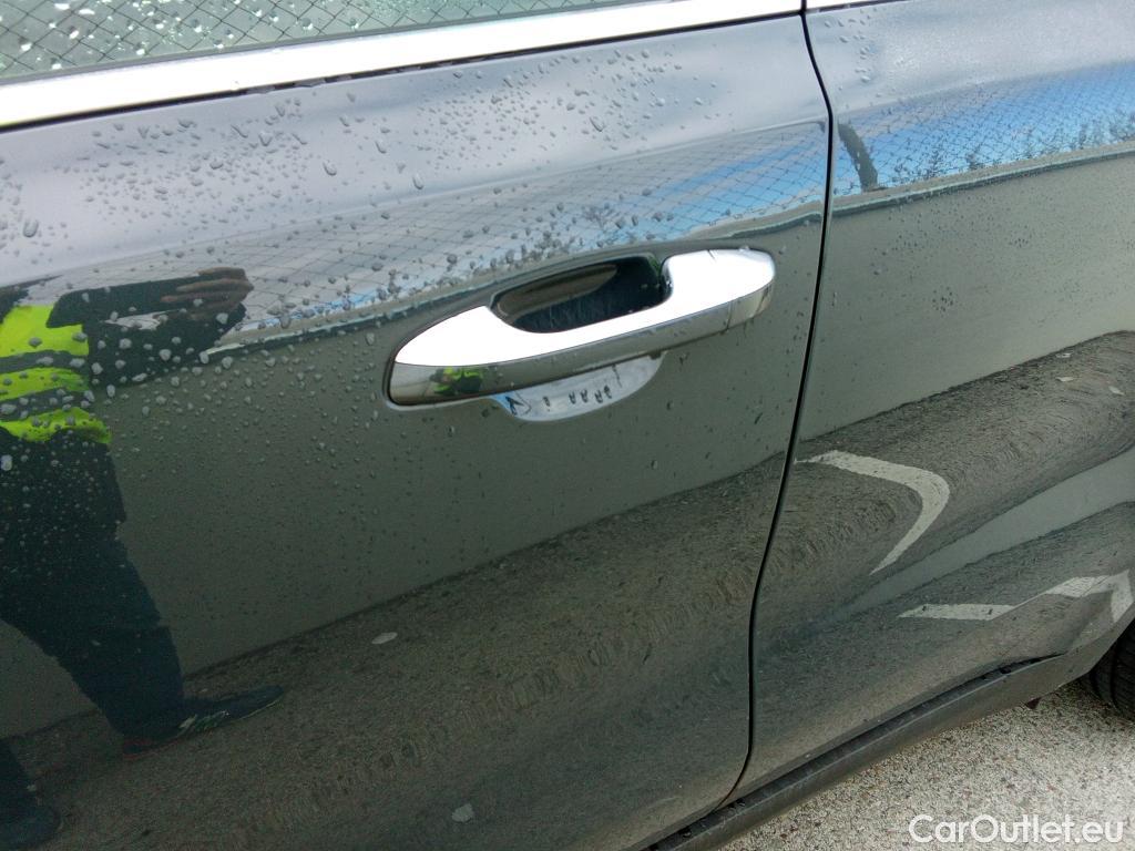  KIA  Sportage KIA  1.6MHEV Drive 100kW(136CV) 4x2(Crist Tintados) #39