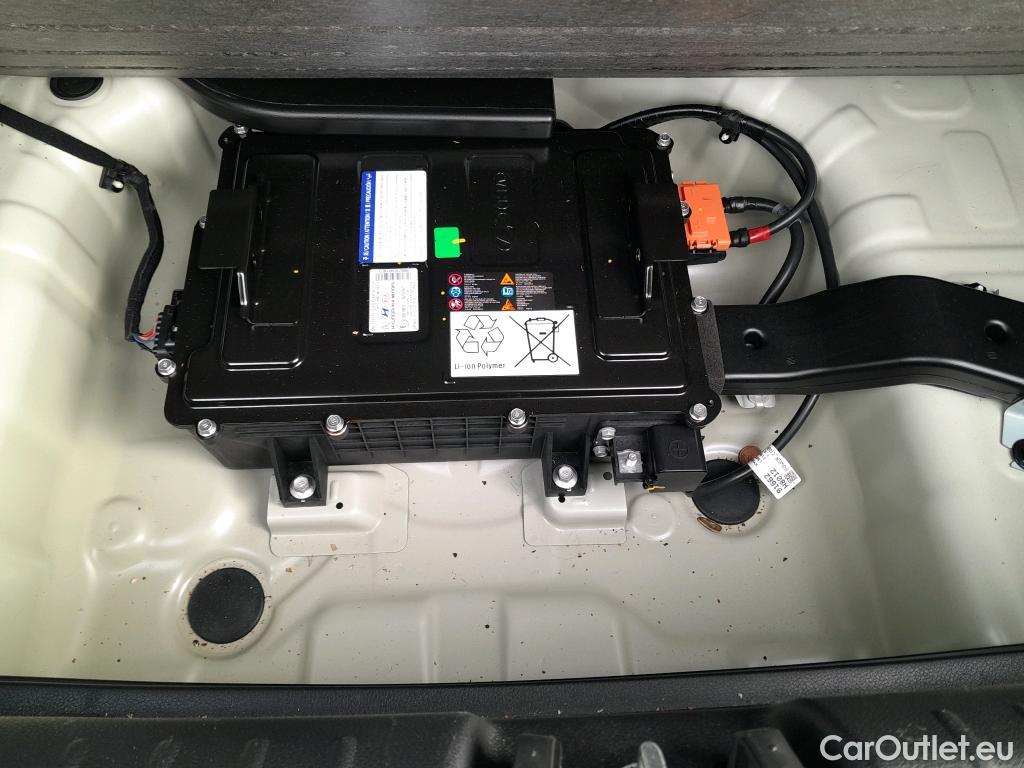  KIA  STONIC KIA  / 2017 / 5P / todoterreno 1.0 T-GDi 74kW (100CV) MHEV iMT Concept #5