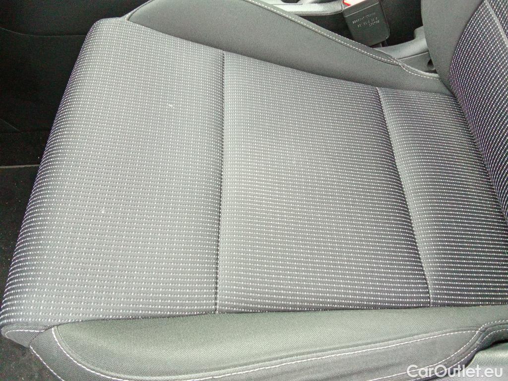  KIA  Sportage KIA  1.6MHEV Drive 100kW(136CV) 4x2(Crist Tintados) #18