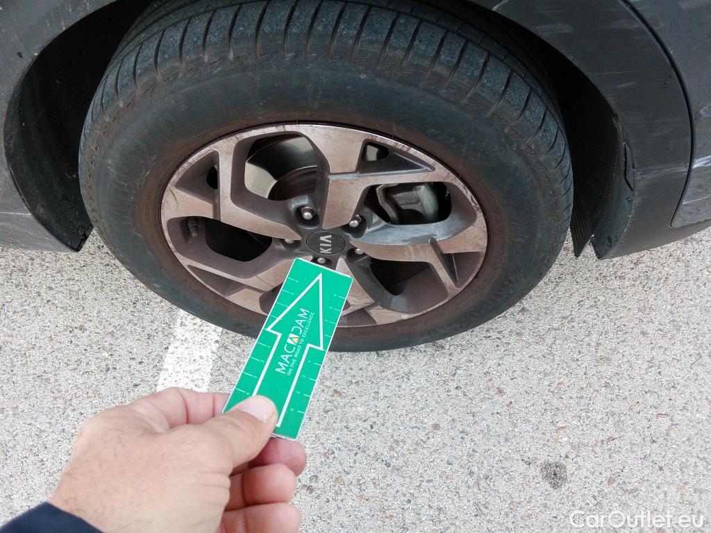  KIA  Sportage KIA  1.6MHEV Drive 100kW(136CV) 4x2(Crist Tintados) #9