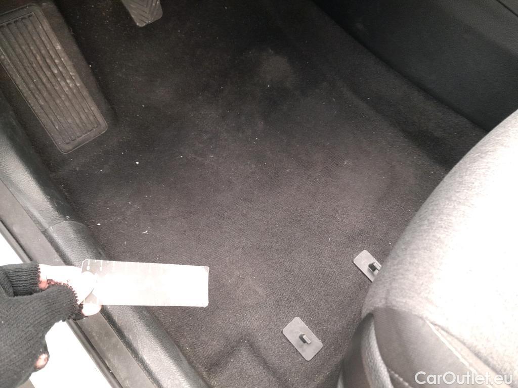  KIA  STONIC KIA  / 2017 / 5P / todoterreno 1.0 T-GDi 74kW (100CV) MHEV iMT Concept #23