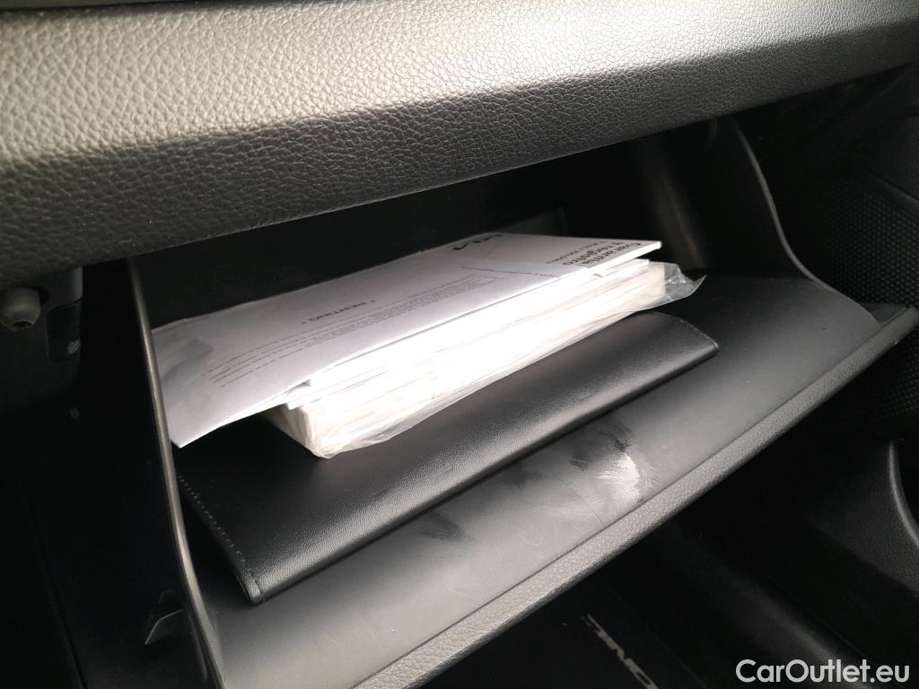  KIA  STONIC KIA  / 2017 / 5P / todoterreno 1.0 T-GDi 74kW (100CV) MHEV iMT Concept #10