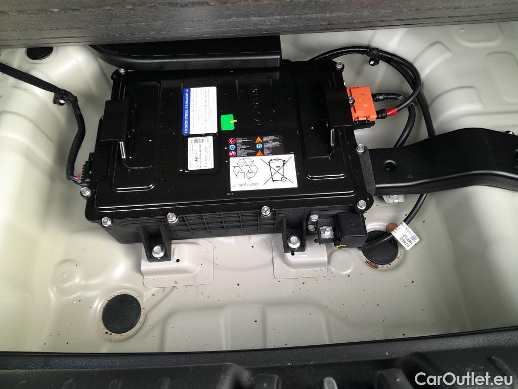  KIA  STONIC KIA  / 2017 / 5P / todoterreno 1.0 T-GDi 74kW (100CV) MHEV iMT Concept #6