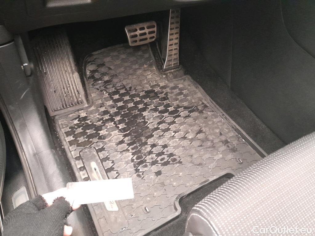  KIA  Sportage KIA  / 2018 / 5P / todoterreno 1.6 MHEV GT Line Essential 136CV DCT 4X2 #52