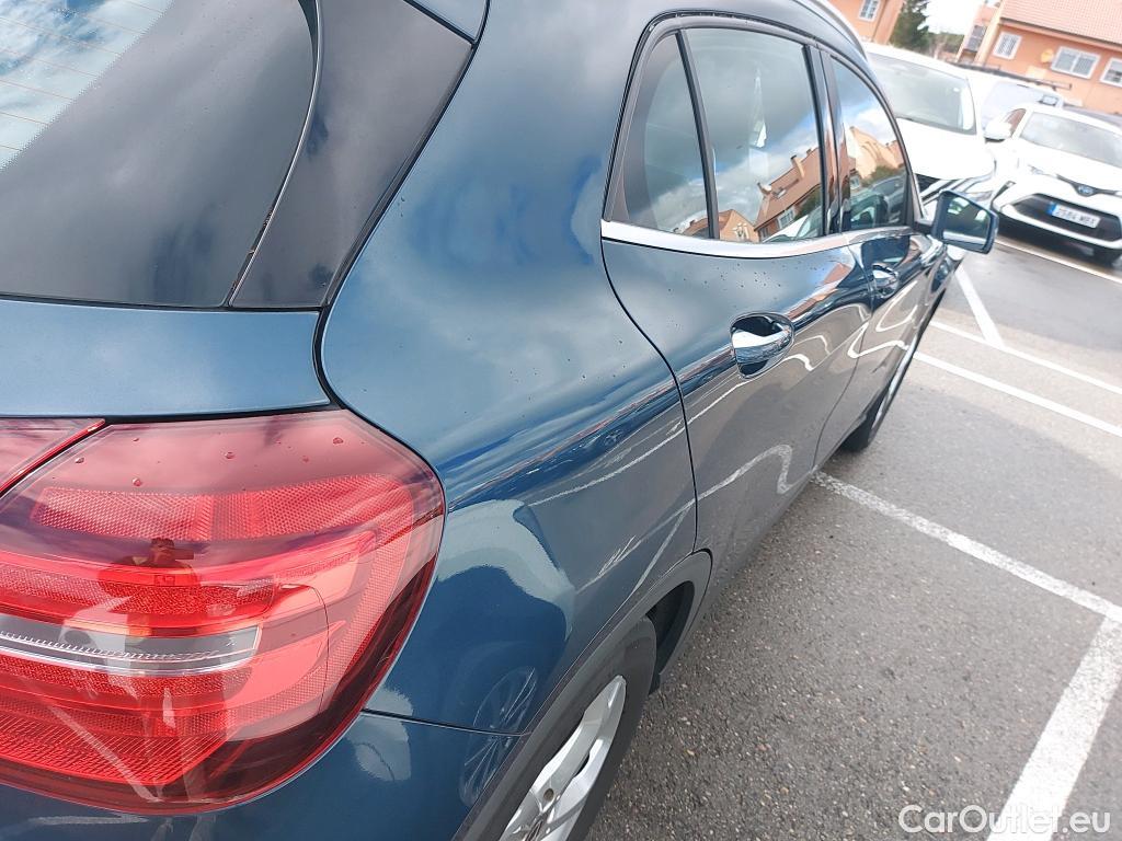  Mercedes  GLA MERCEDES-BENZ Clase  / 2017 / 5P / todoterreno  200 #20