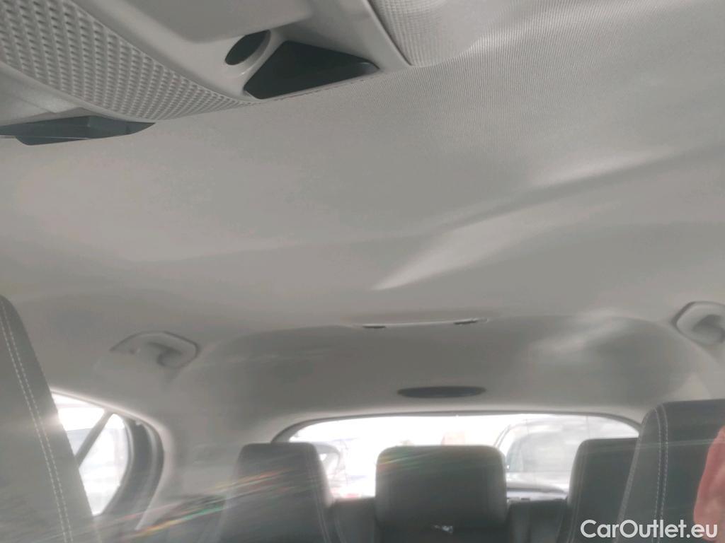  Mercedes  GLA MERCEDES-BENZ Clase  / 2017 / 5P / todoterreno  200 #5