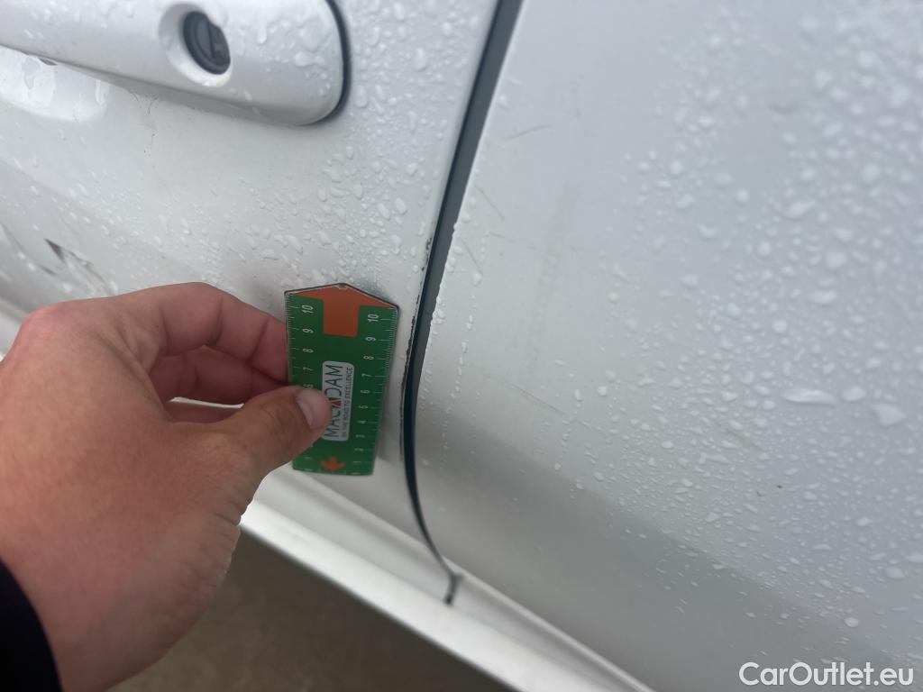  Toyota  Yaris TOYOTA  / 2020 / 5P / berlina con portón 1.5 120H Business Plus #11