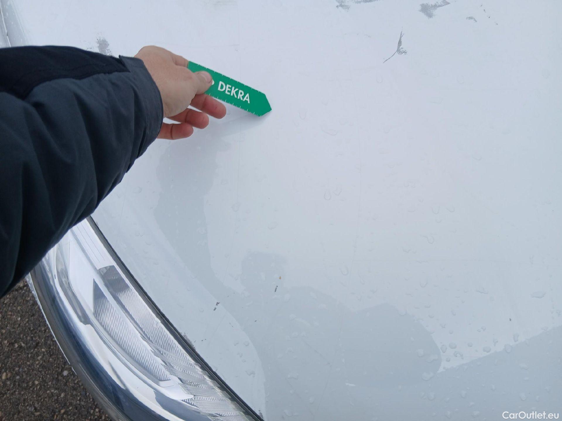  Renault  Clio RENAULT  / 2016 / 5P / berlina con portón Business TCe 66kW (90CV) GLP -18 #2