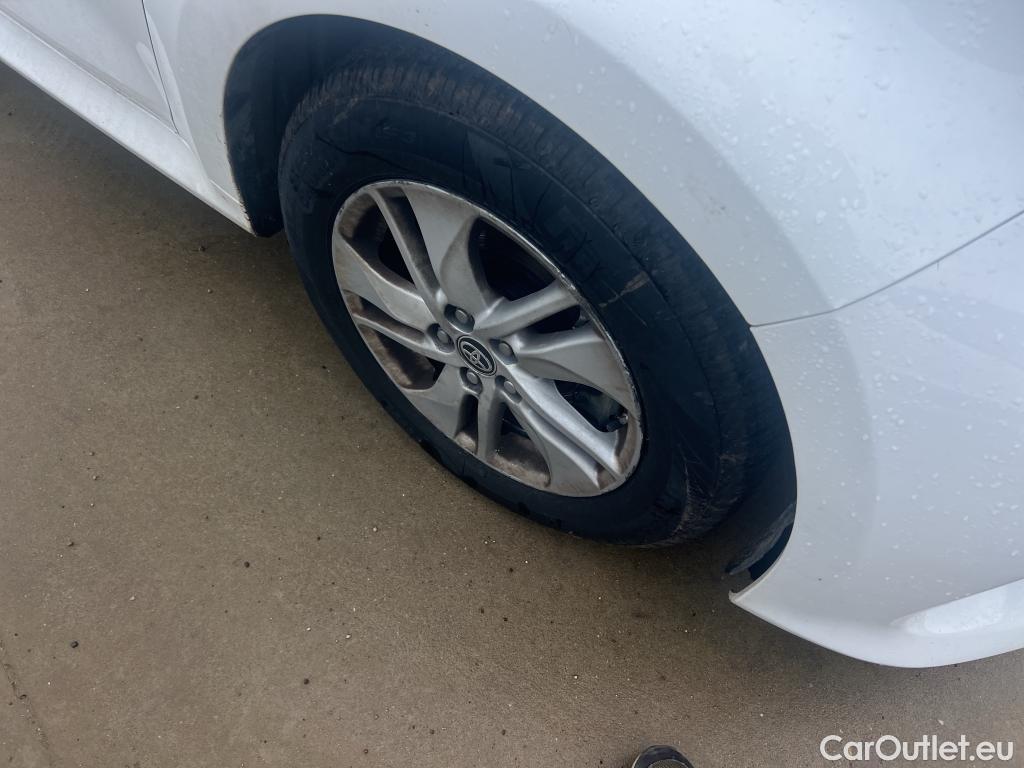  Toyota  Yaris TOYOTA  / 2020 / 5P / berlina con portón 1.5 120H Business Plus #6