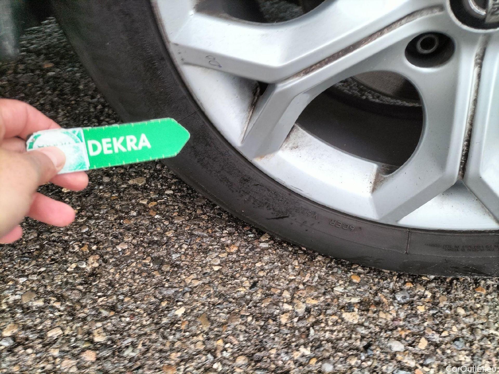  Nissan  Juke NISSAN  / 2019 / 5P / crossover DIG-T 84 kW (114 CV) DCT 7 V N-Connecta (AC2) #15