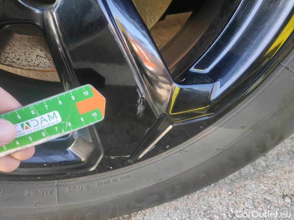  Toyota  RAV4 TOYOTA  / 2018 / 5P / todoterreno 2.5l 220H Feel! 4WD #2