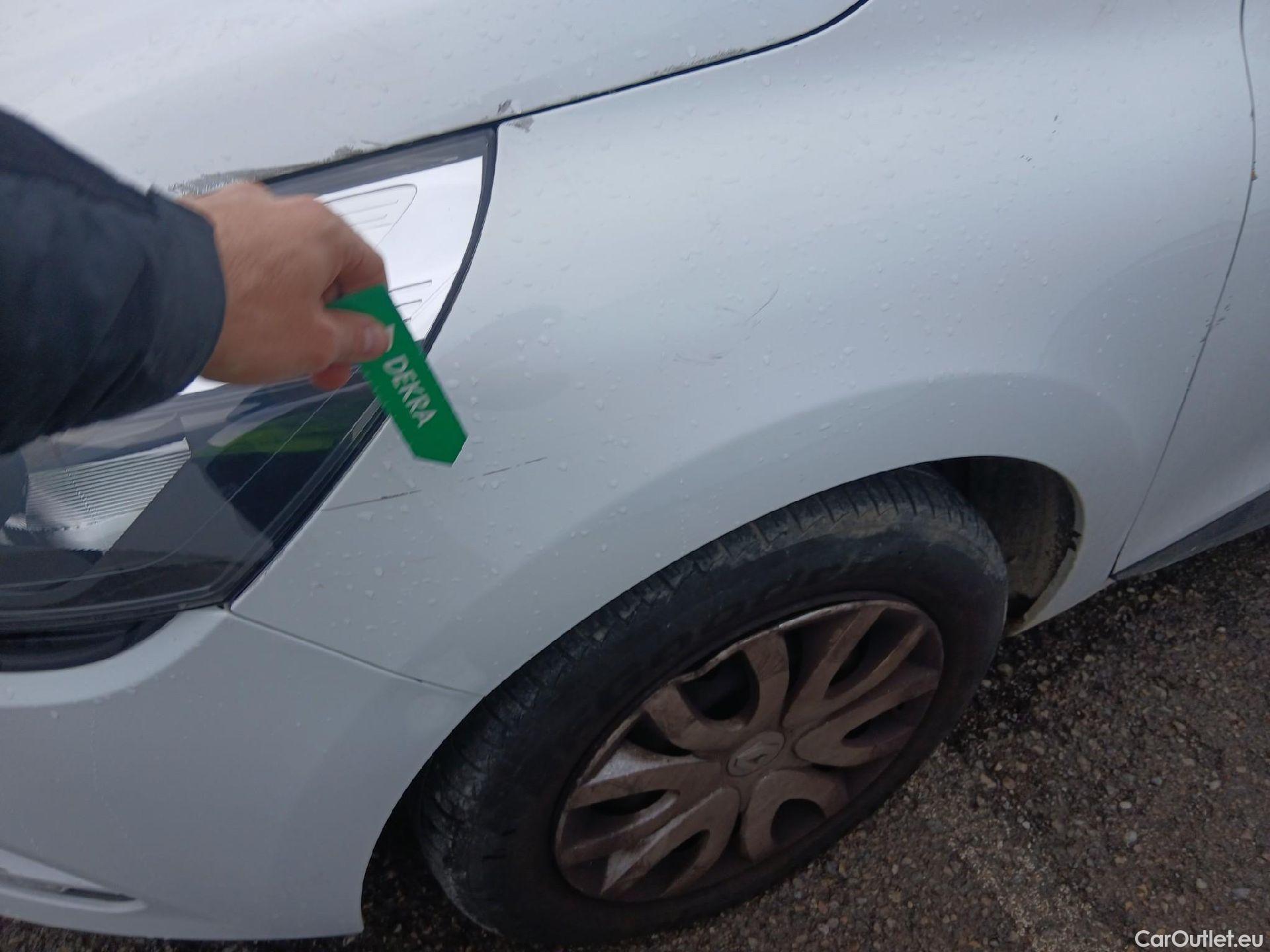  Renault  Clio RENAULT  / 2016 / 5P / berlina con portón Business TCe 66kW (90CV) GLP -18 #8