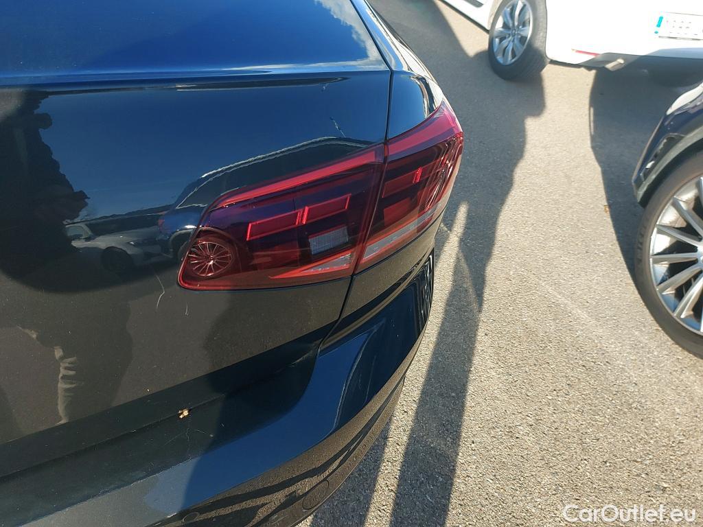  Volkswagen  Passat VOLKSWAGEN  / 2019 / 4P / sedán Executive 1.5 TSI 110kW (150CV) DSG #24