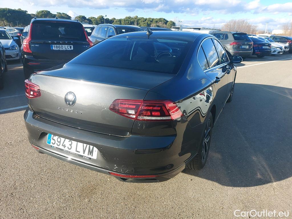  Volkswagen  Passat VOLKSWAGEN  / 2019 / 4P / sedán Executive 1.5 TSI 110kW (150CV) DSG #22
