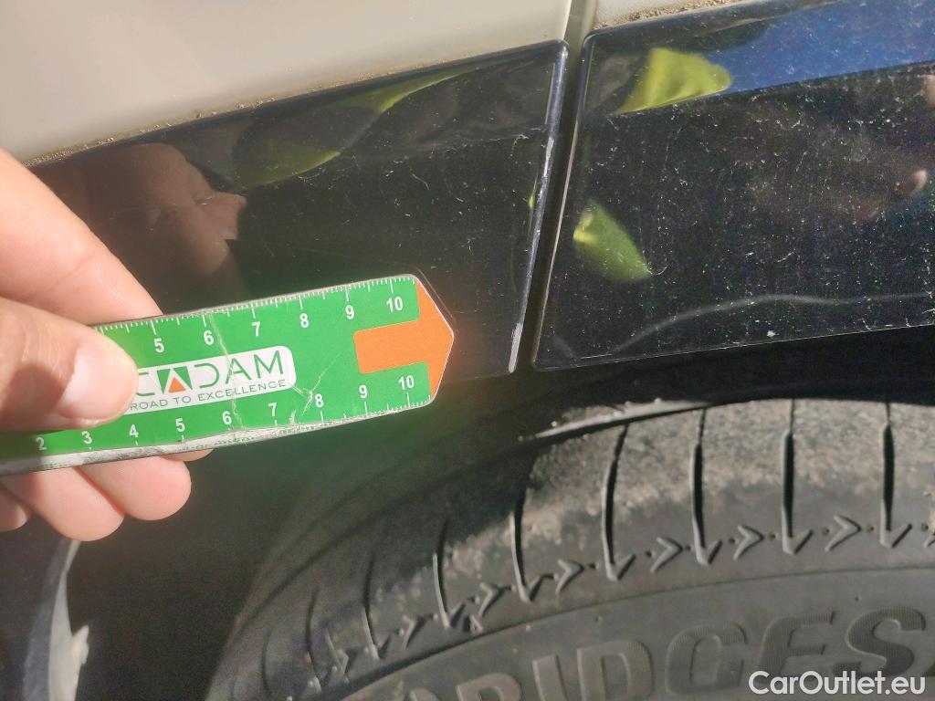  Toyota  RAV4 TOYOTA  / 2018 / 5P / todoterreno 2.5l 220H Feel! 4WD #6