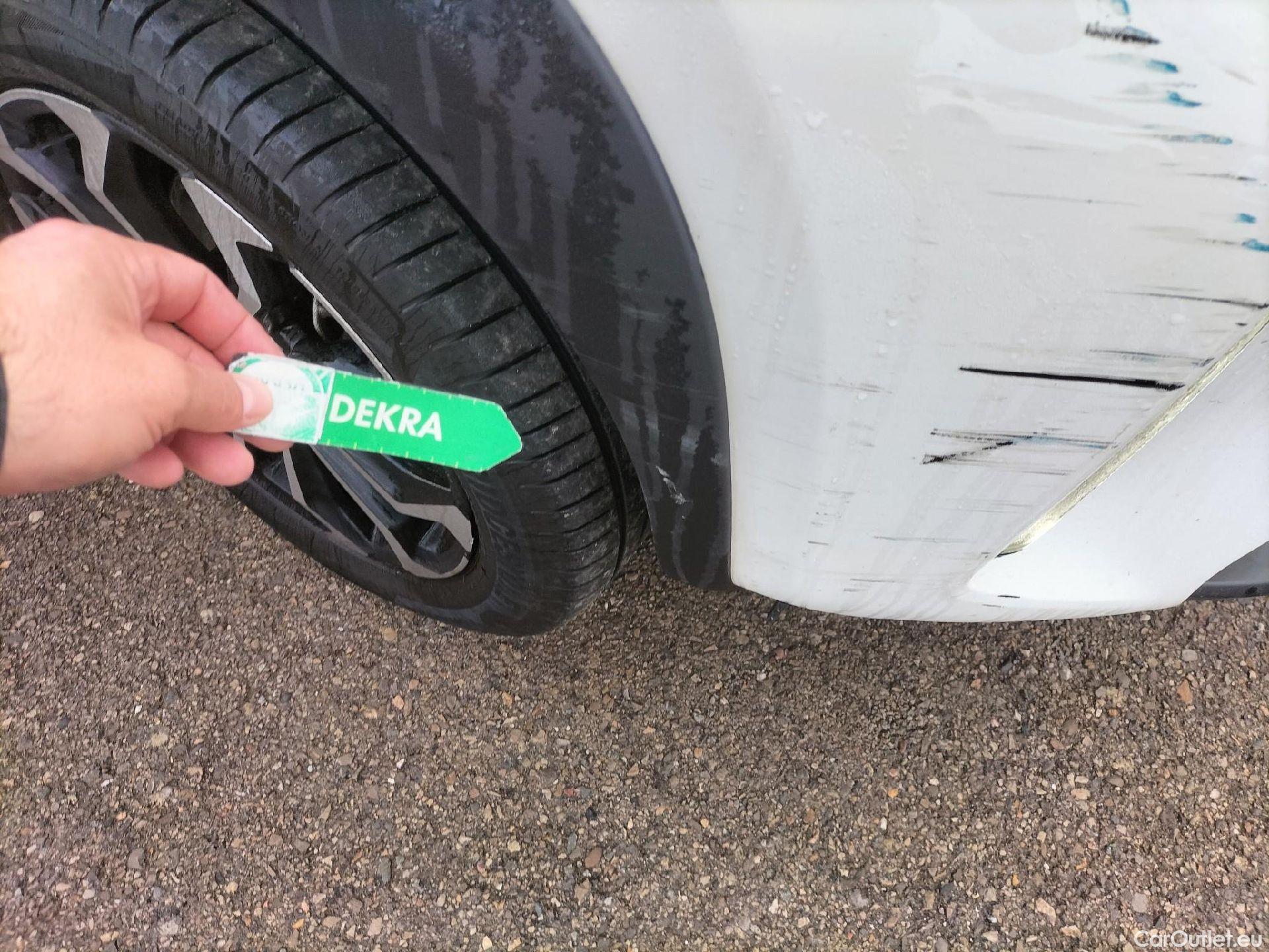  Toyota  Yaris Cross TOYOTA  / 2021 / 5P / todoterreno 1.5 120H Active Tech #3