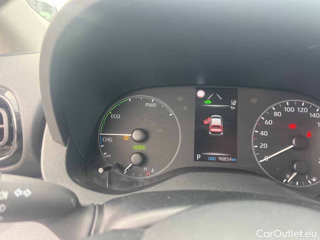  Toyota  Yaris TOYOTA  / 2020 / 5P / berlina con portón 1.5 120H Business Plus #33