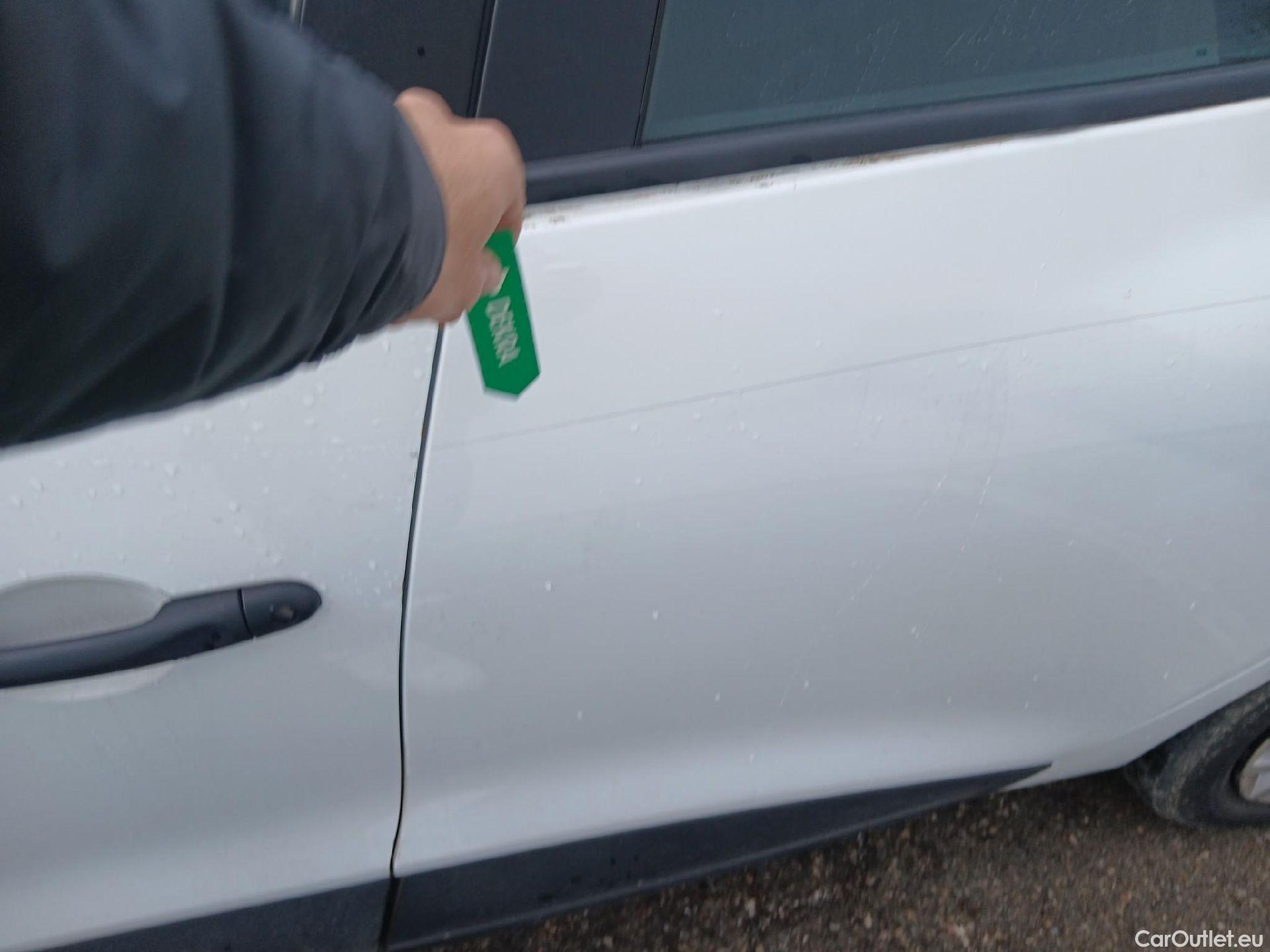  Renault  Clio RENAULT  / 2016 / 5P / berlina con portón Business TCe 66kW (90CV) GLP -18 #17