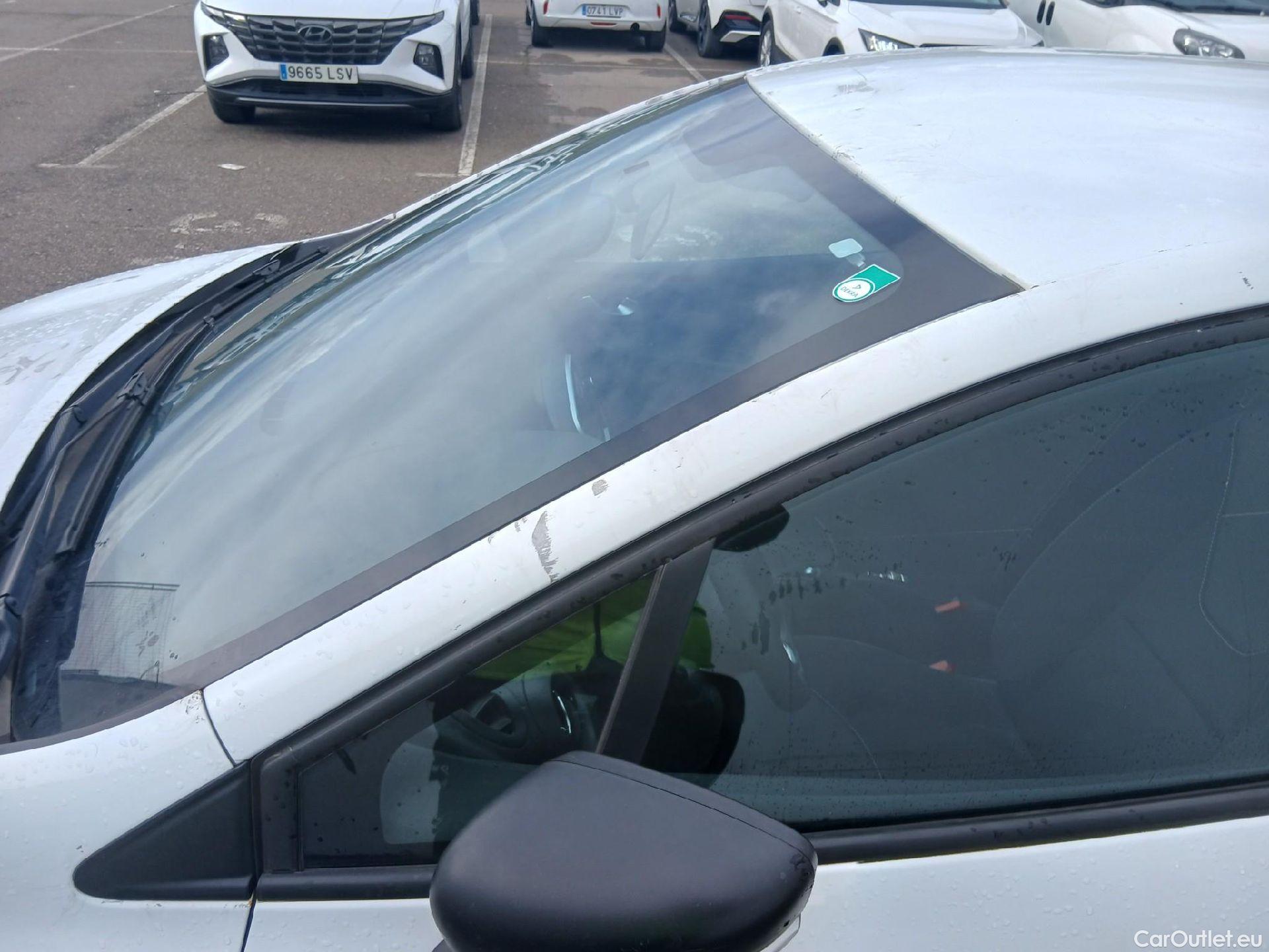  Renault  Clio RENAULT  / 2016 / 5P / berlina con portón Business TCe 66kW (90CV) GLP -18 #13