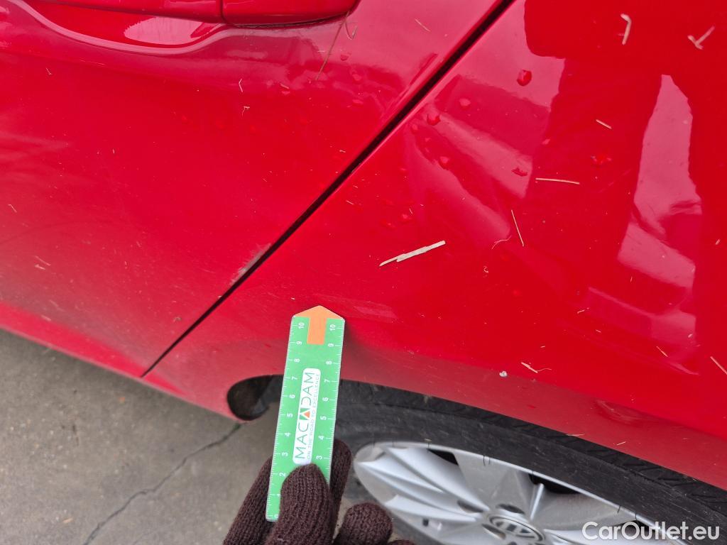  Volkswagen  Golf  VOLKSWAGEN / 2016 / 5P / berlina con portón Ready2Go 1.6 TDI 85kW (115CV) #12