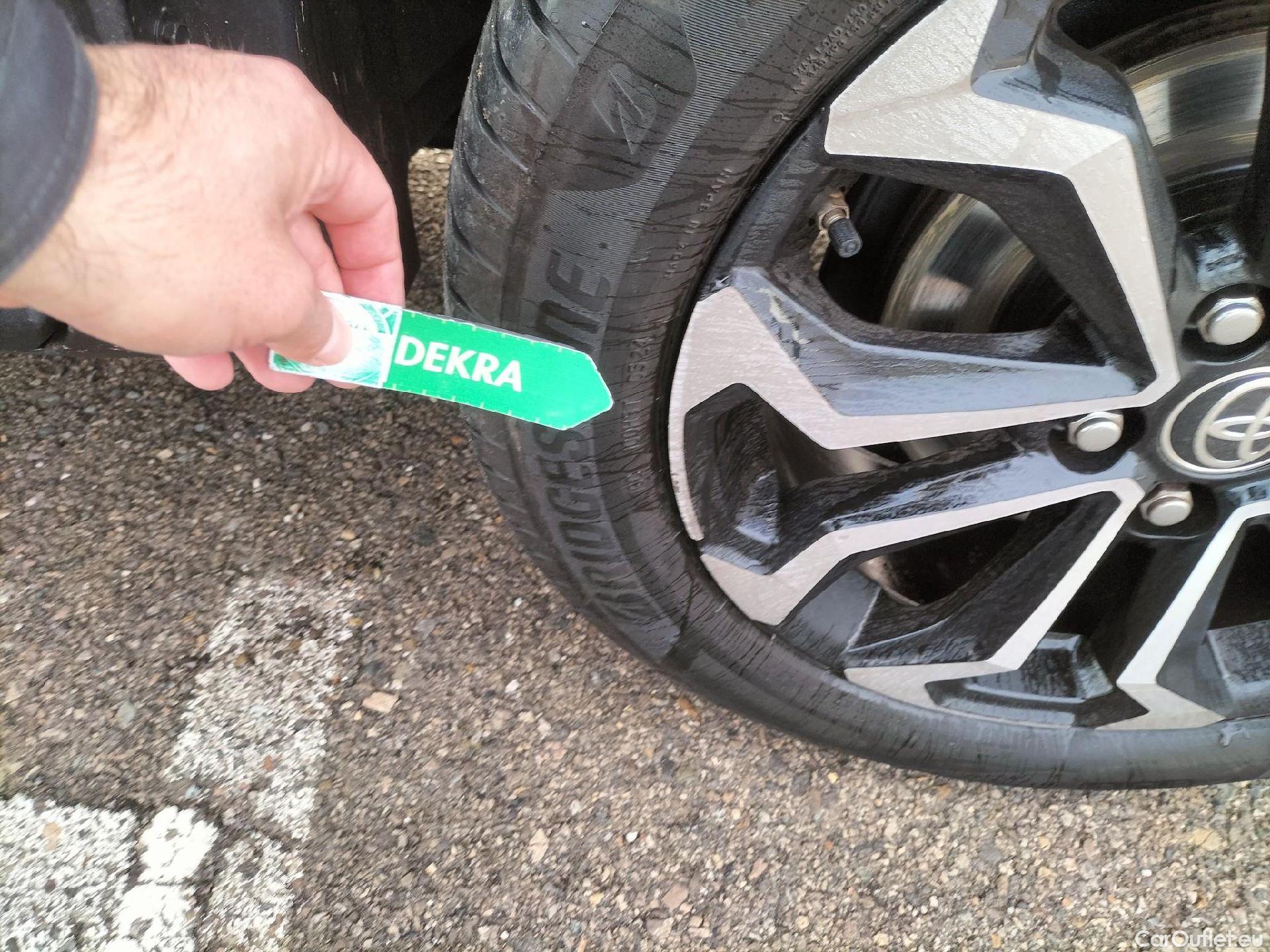  Toyota  Yaris Cross TOYOTA  / 2021 / 5P / todoterreno 1.5 120H Active Tech #32