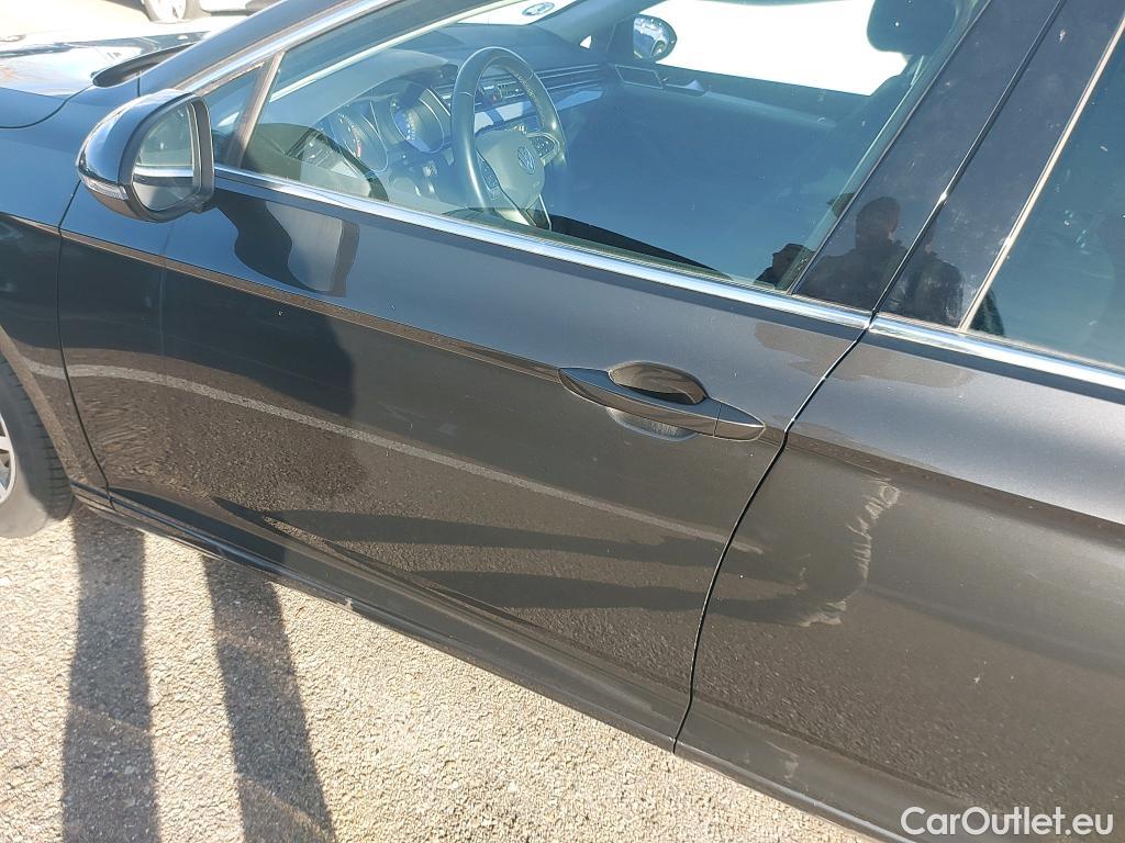  Volkswagen  Passat VOLKSWAGEN  / 2019 / 4P / sedán Executive 1.5 TSI 110kW (150CV) DSG #9