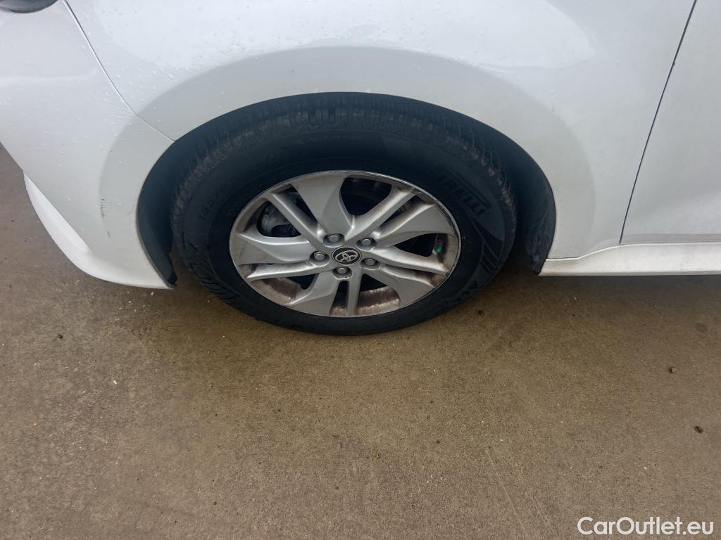  Toyota  Yaris TOYOTA  / 2020 / 5P / berlina con portón 1.5 120H Business Plus #4