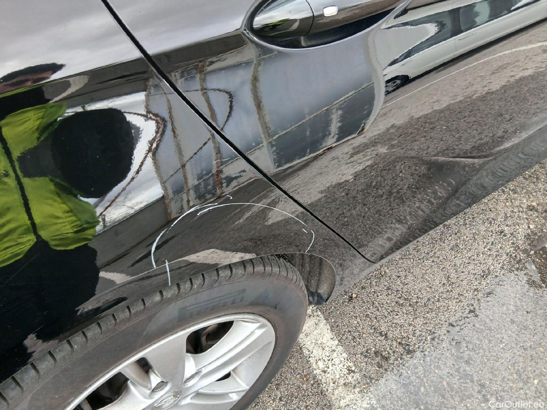  Land Rover  Discovery OPEL Insignia / 2020 / 5P / berlina con portón GS Business 1.5D DVH 130kW AT8 #24