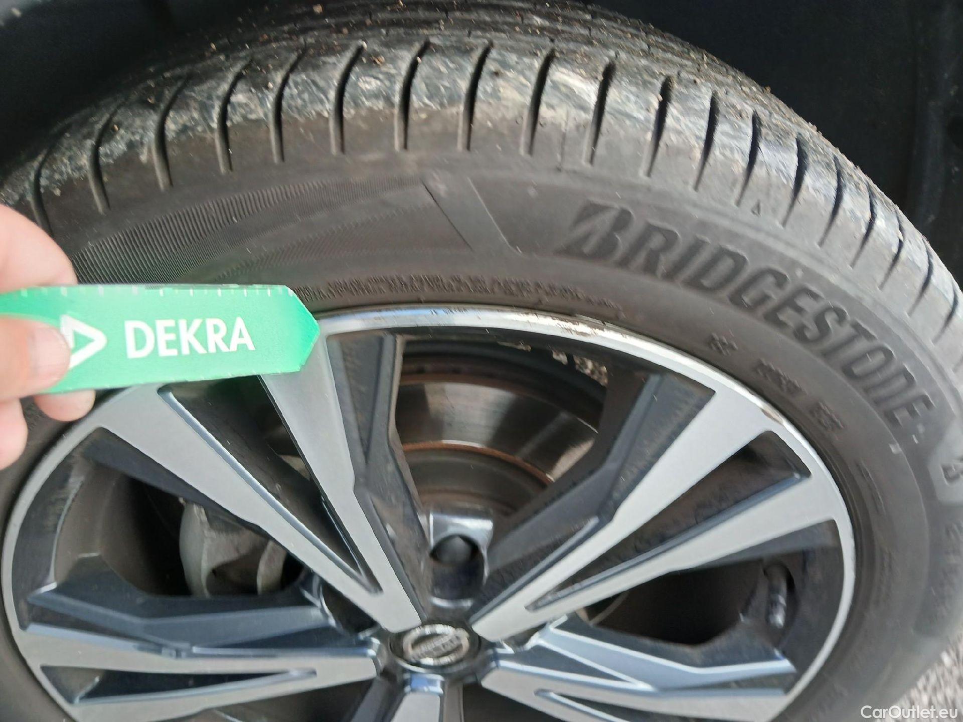  Nissan  Qashqai NISSAN  / 2017 / 5P / todoterreno DIG-T 103 kW (140 CV) E6D N-CONNECTA #19