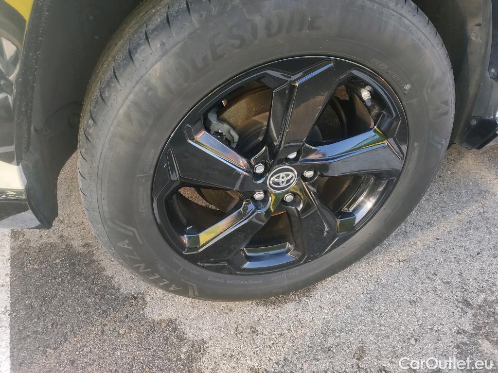  Toyota  RAV4 TOYOTA  / 2018 / 5P / todoterreno 2.5l 220H Feel! 4WD #1