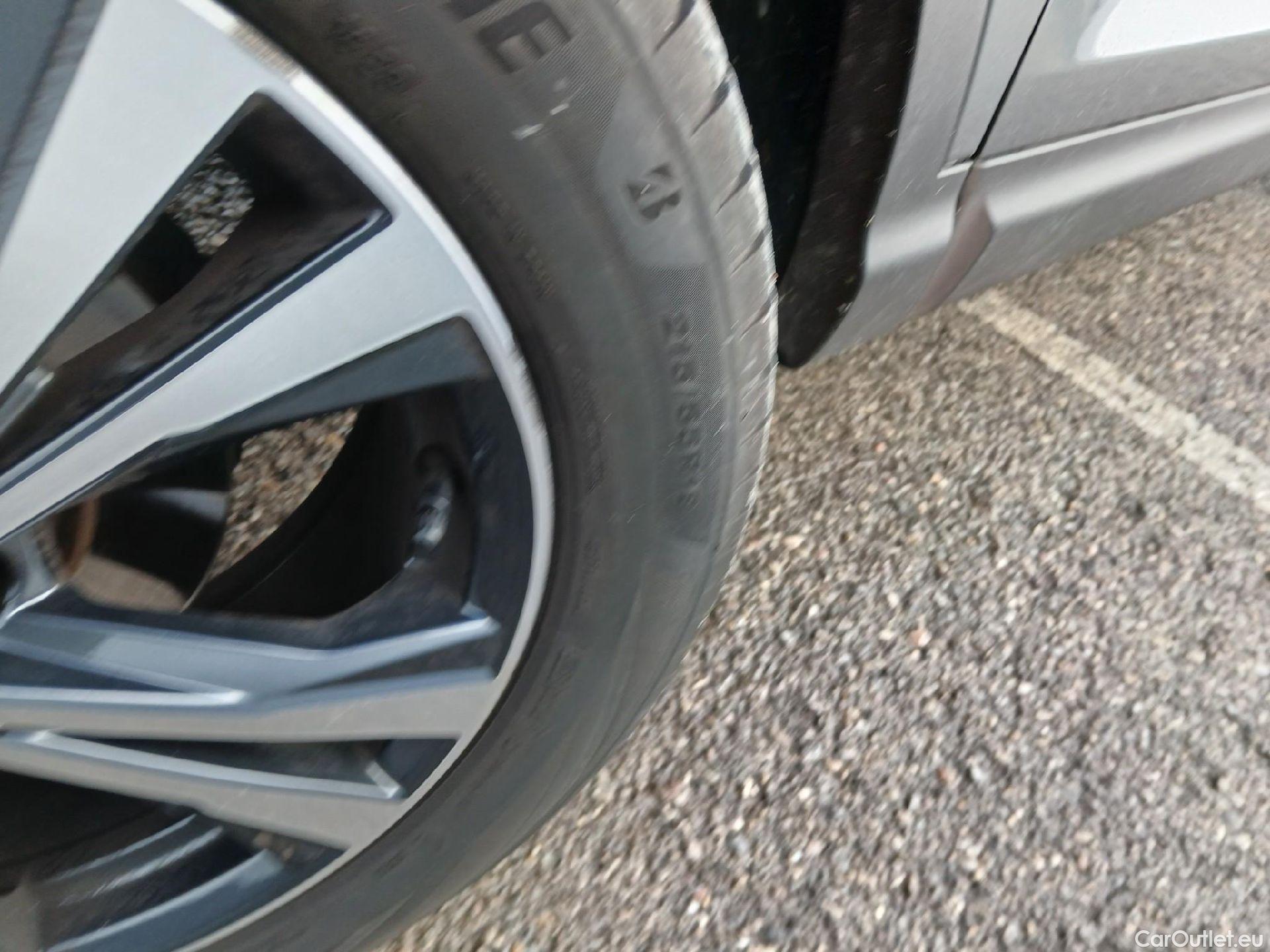  Nissan  Qashqai NISSAN  / 2017 / 5P / todoterreno DIG-T 103 kW (140 CV) E6D N-CONNECTA #18