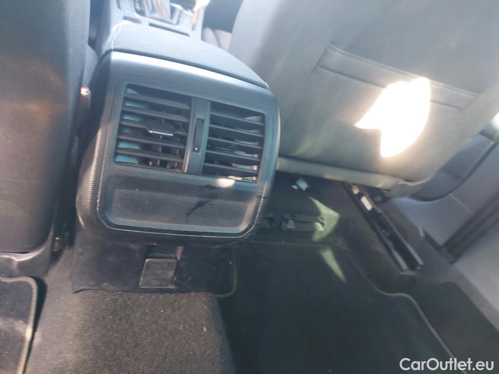  Volkswagen  Passat VOLKSWAGEN  / 2019 / 4P / sedán Executive 1.5 TSI 110kW (150CV) DSG #12