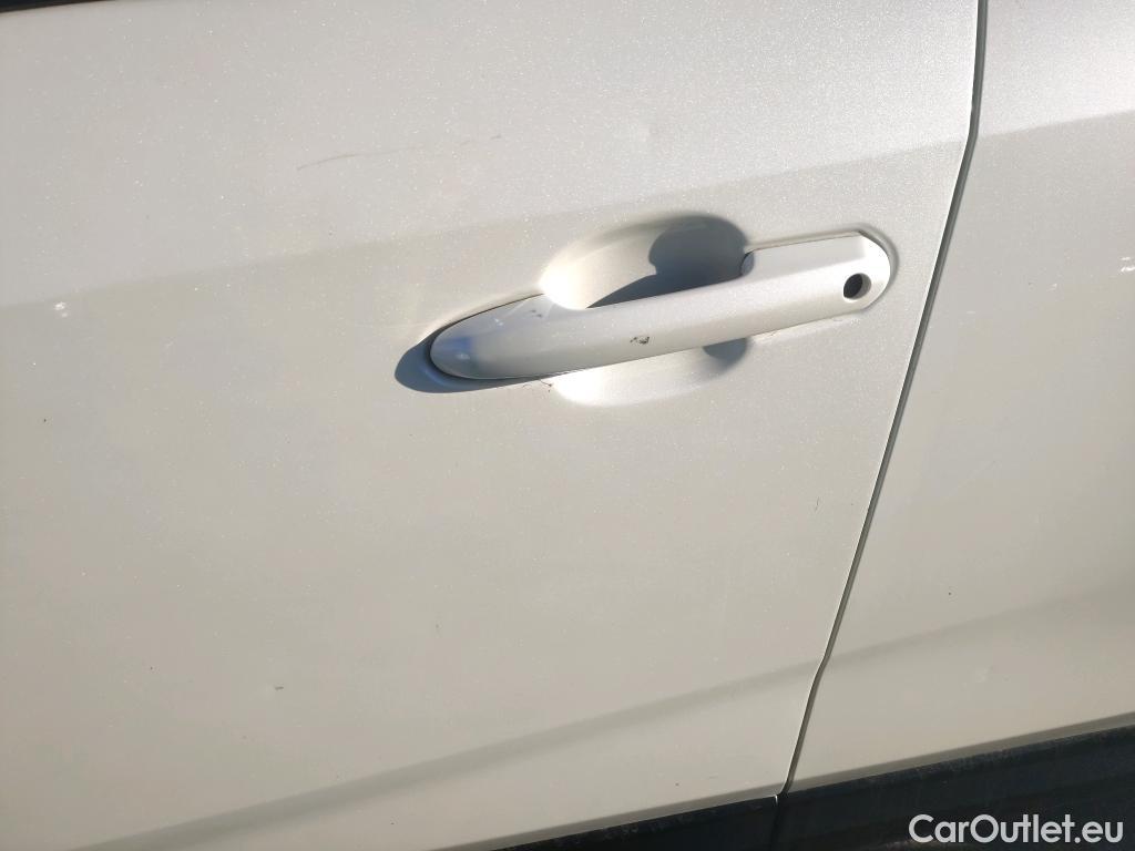  Toyota  RAV4 TOYOTA  / 2018 / 5P / todoterreno 2.5l 220H Feel! 4WD #9