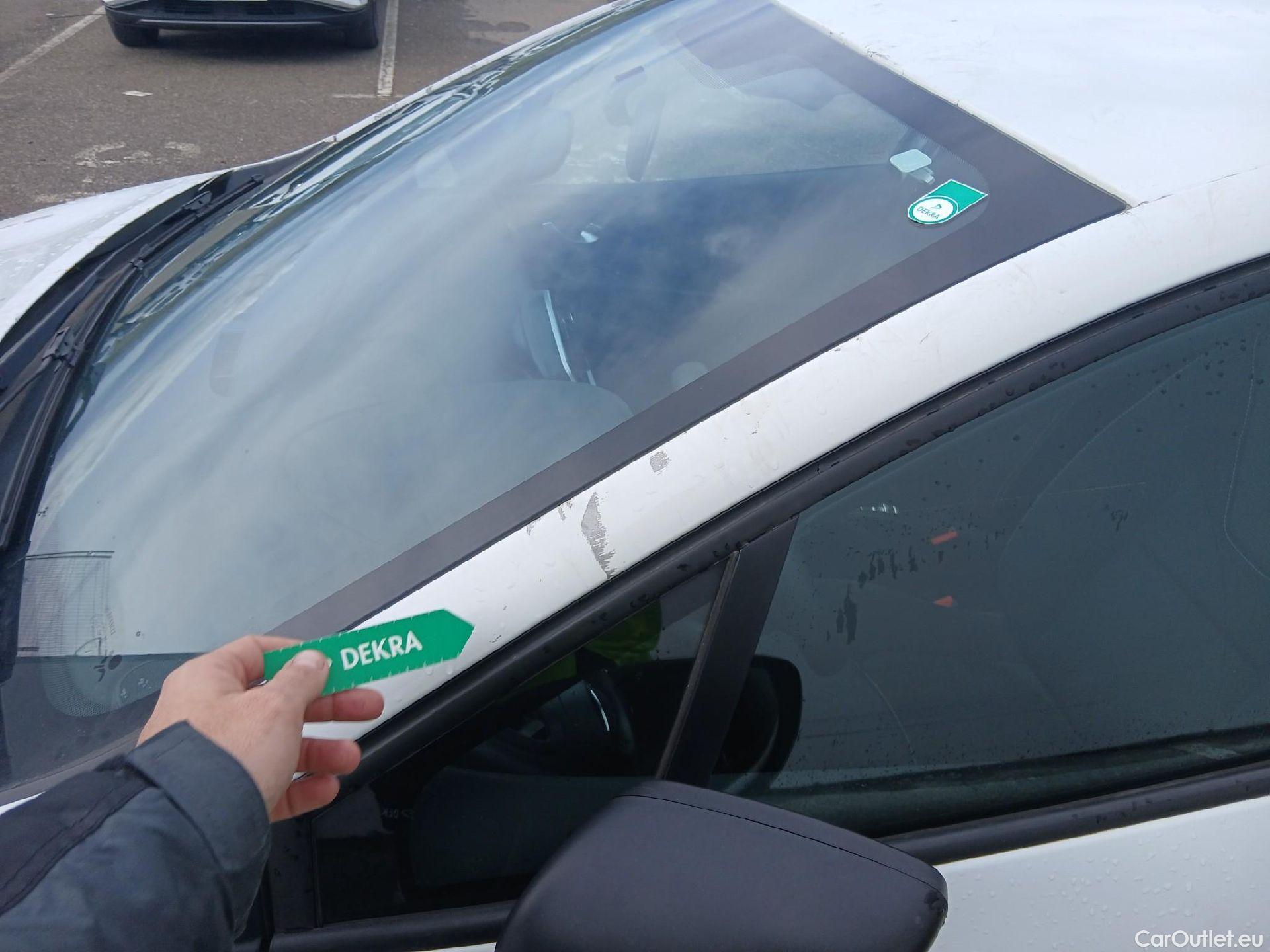  Renault  Clio RENAULT  / 2016 / 5P / berlina con portón Business TCe 66kW (90CV) GLP -18 #14