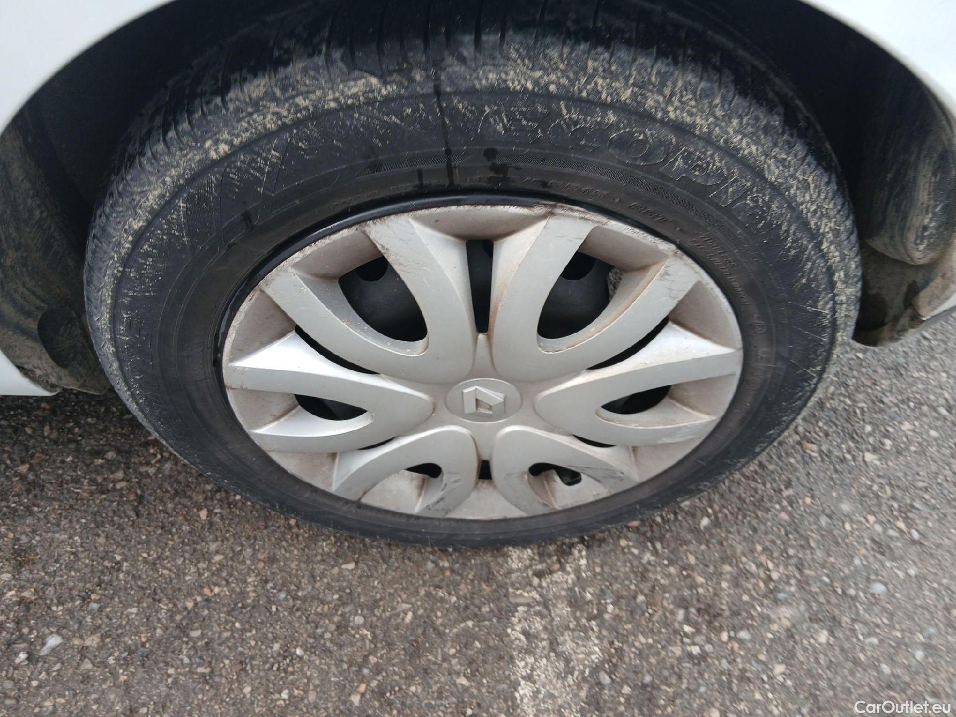  Renault  Clio RENAULT  / 2016 / 5P / berlina con portón Business TCe 66kW (90CV) GLP -18 #21