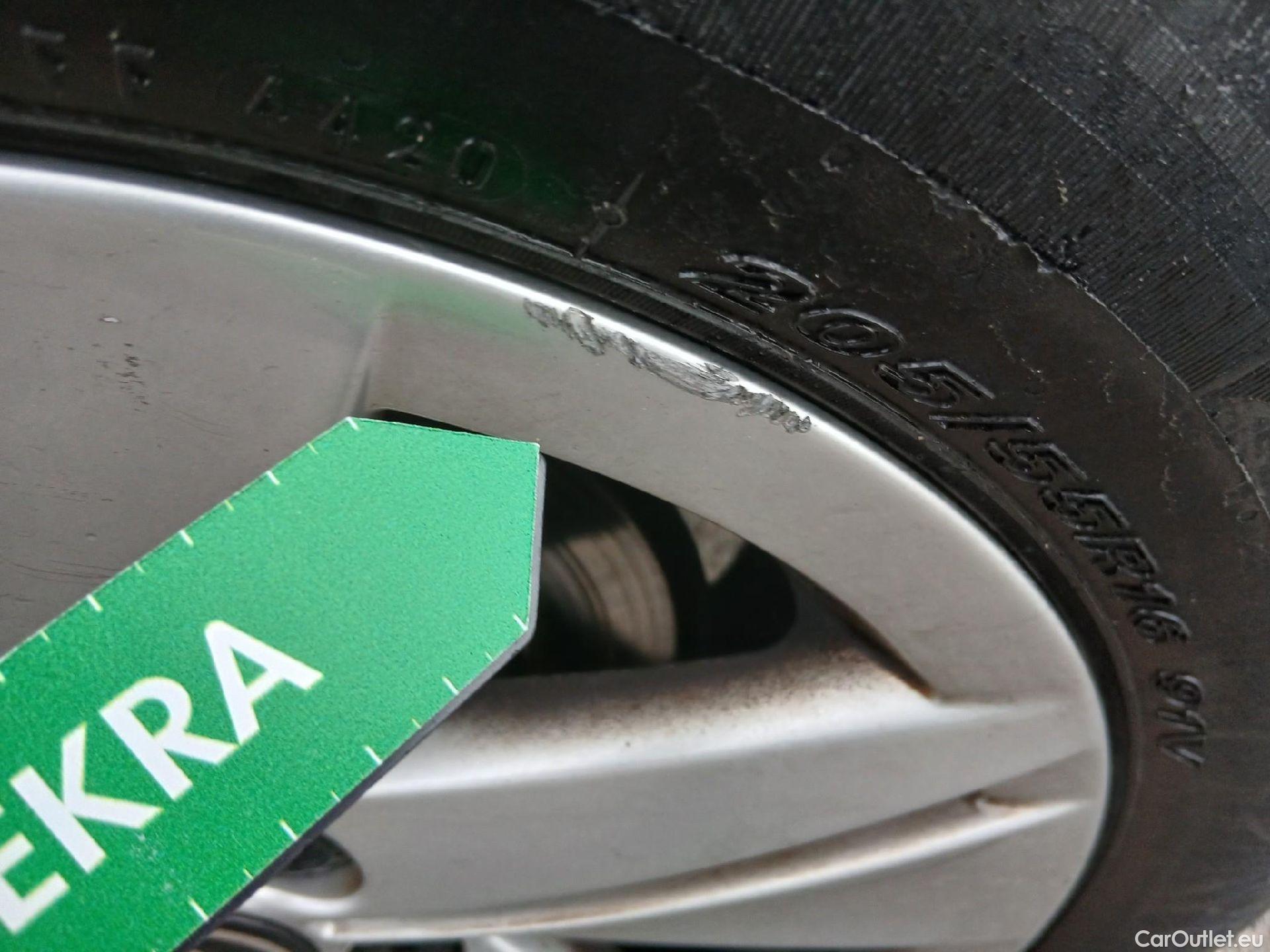  Volkswagen  Golf  VOLKSWAGEN / 2020 / 5P / berlina con portón 2.0 TDI 85kW (115CV) #18